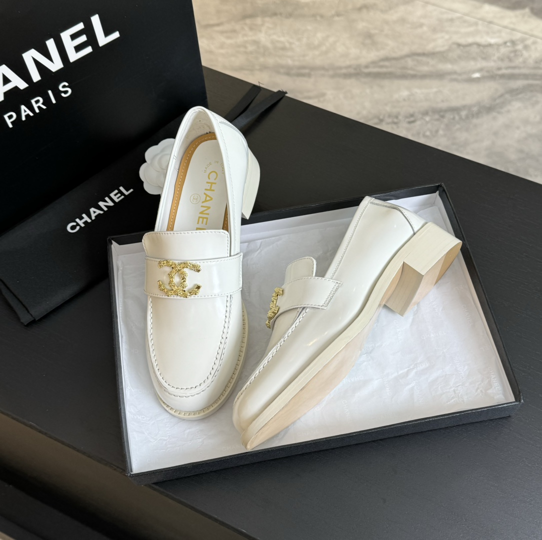 TOP CHANEL Loafers with Large CC Logo - 5 Color