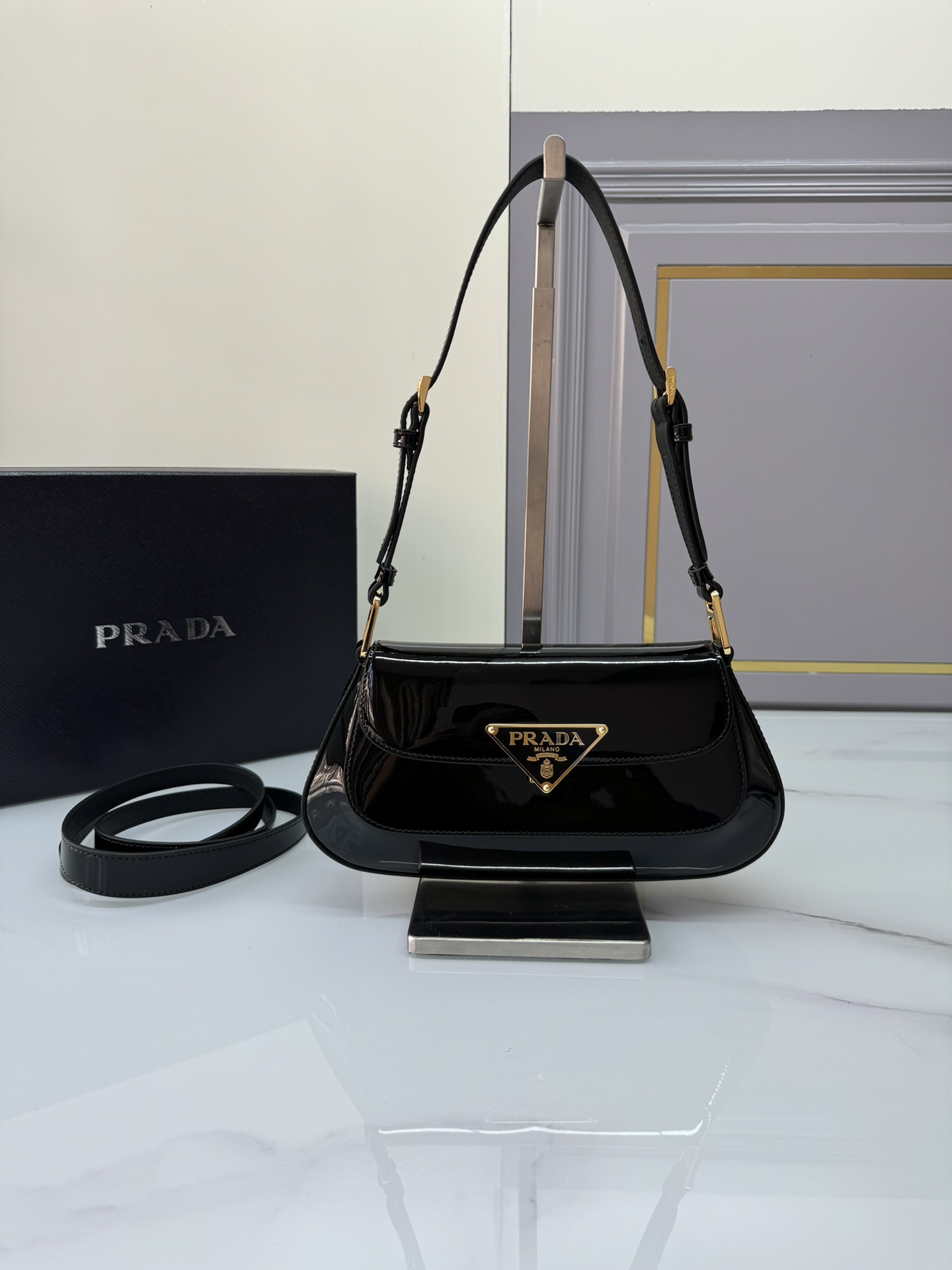 TOP PRADA Underarm Hobo Bag Patent Leather 24x11x4cm - 2 Color
