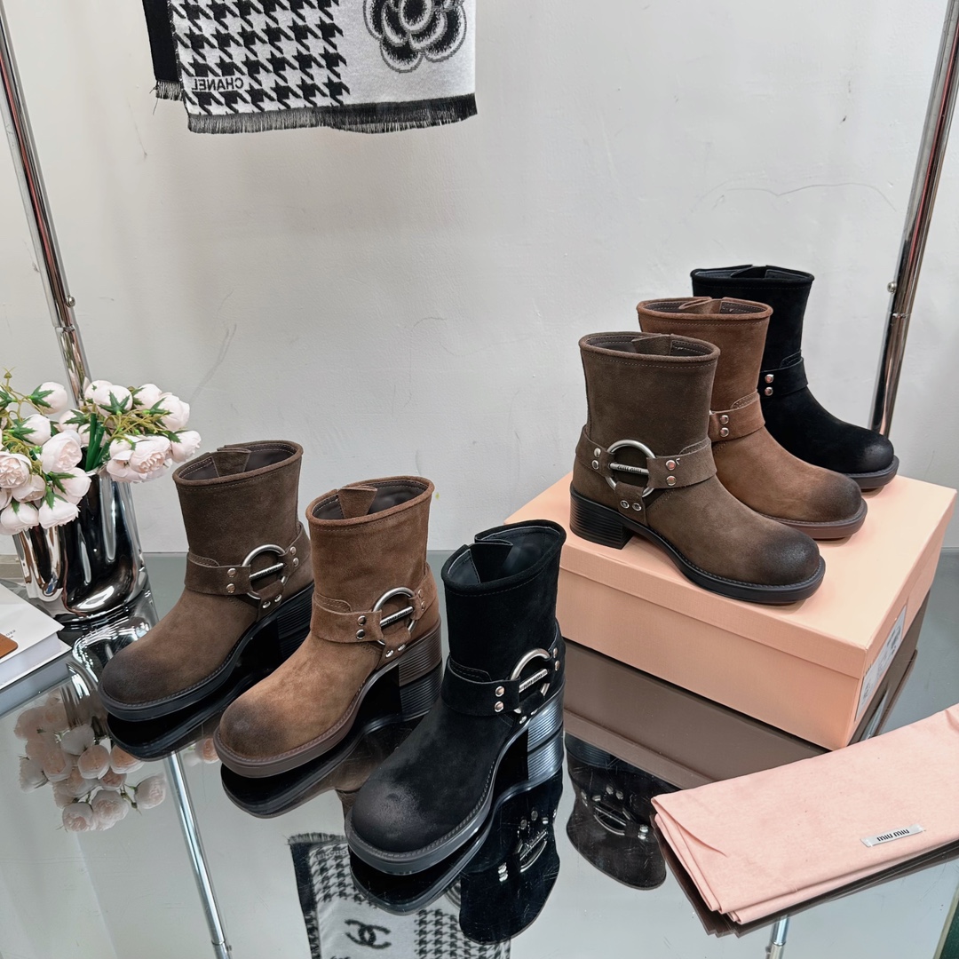 TOP Miu Miu Retro Western Catwalk Motorcycle Short Boots - 3 Colors - Suede with 1 Buckle