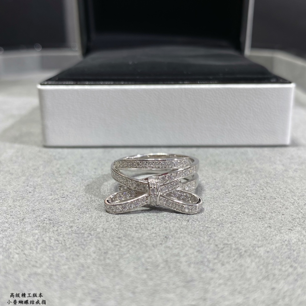 TOP CHANEL Bow Ring - 2 Styles