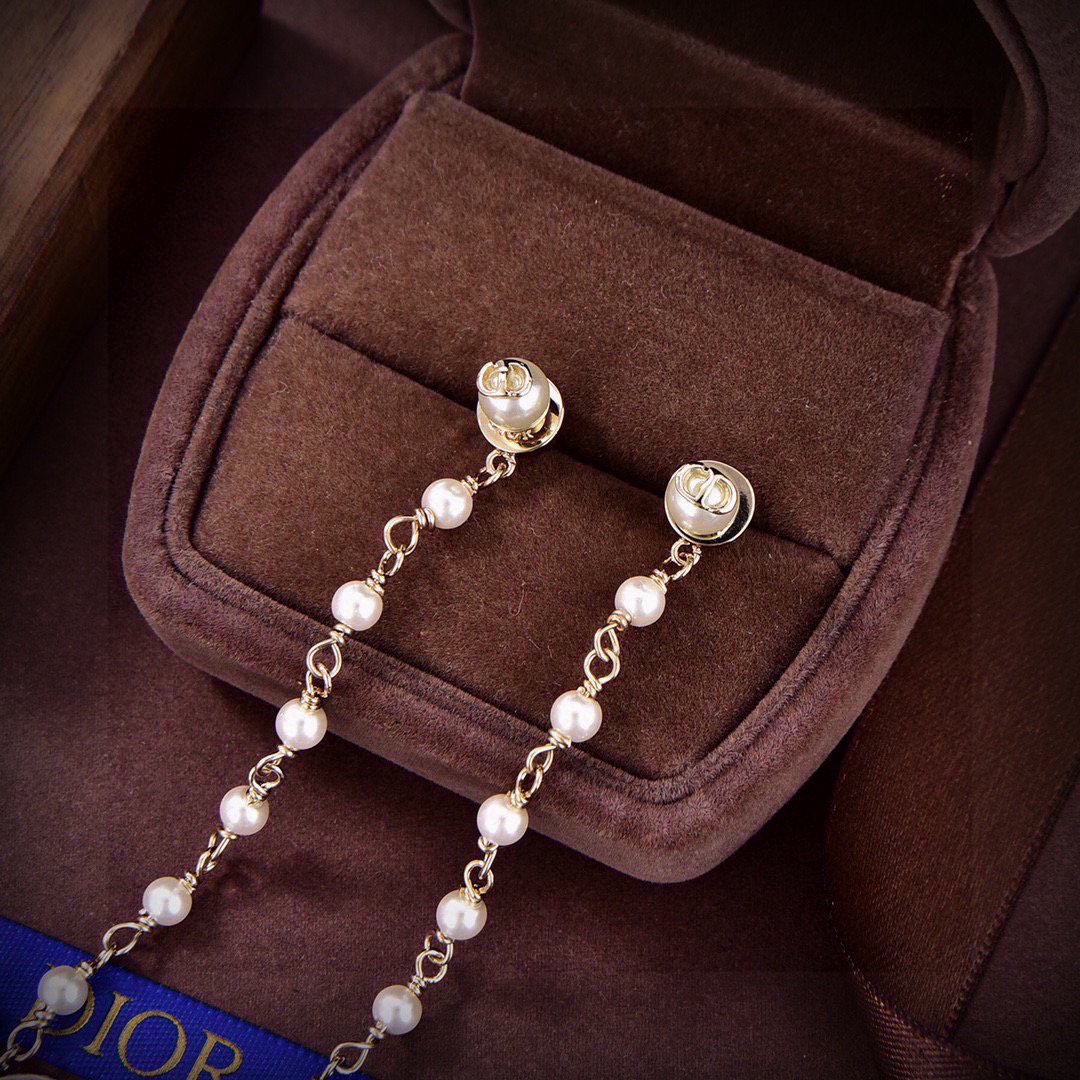 TOP Christian Dior Butterfly Earrings -Gold