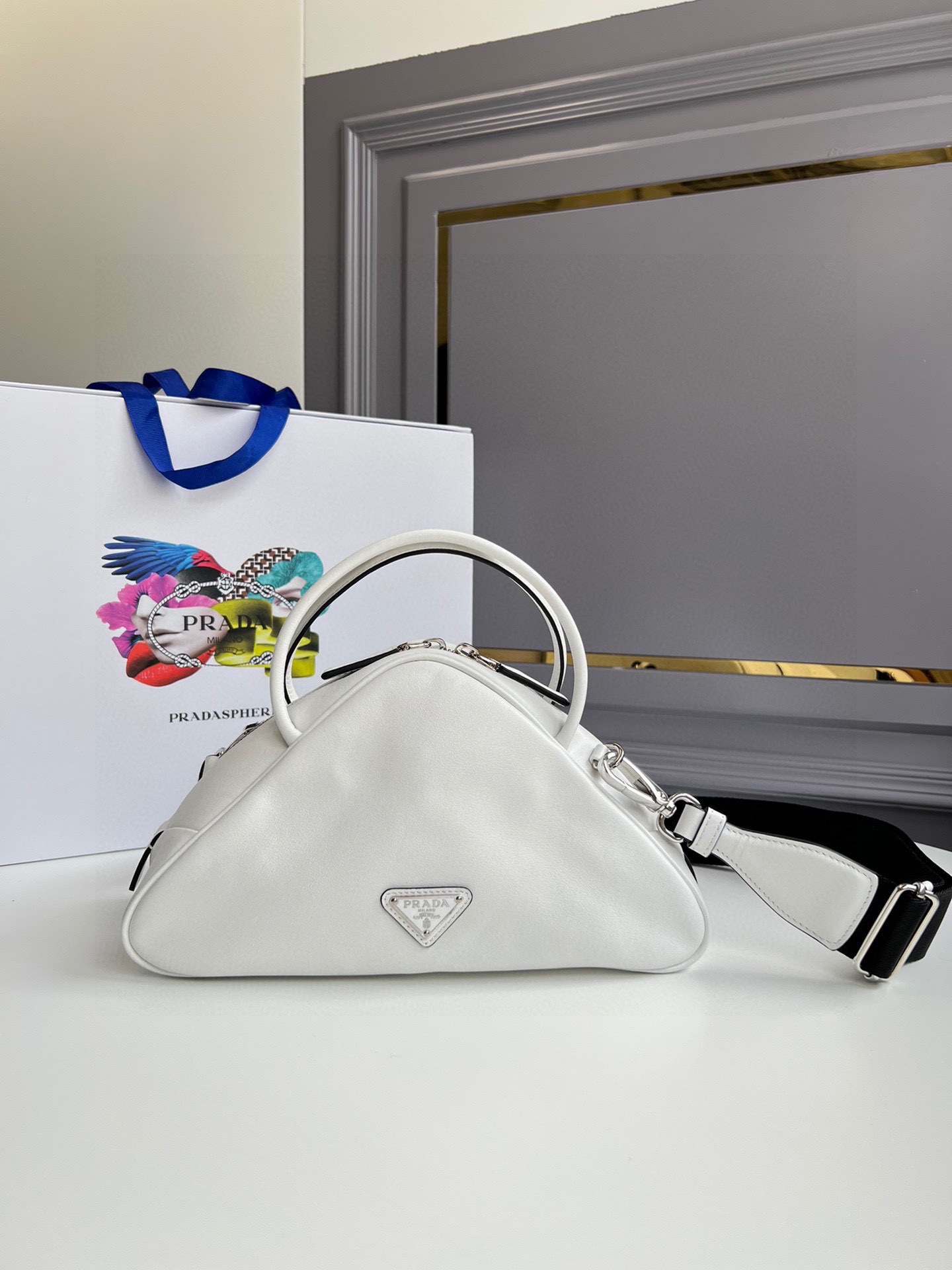 TOP PRADA Leather Triangle Bag 25x14x11cm - 3 Color
