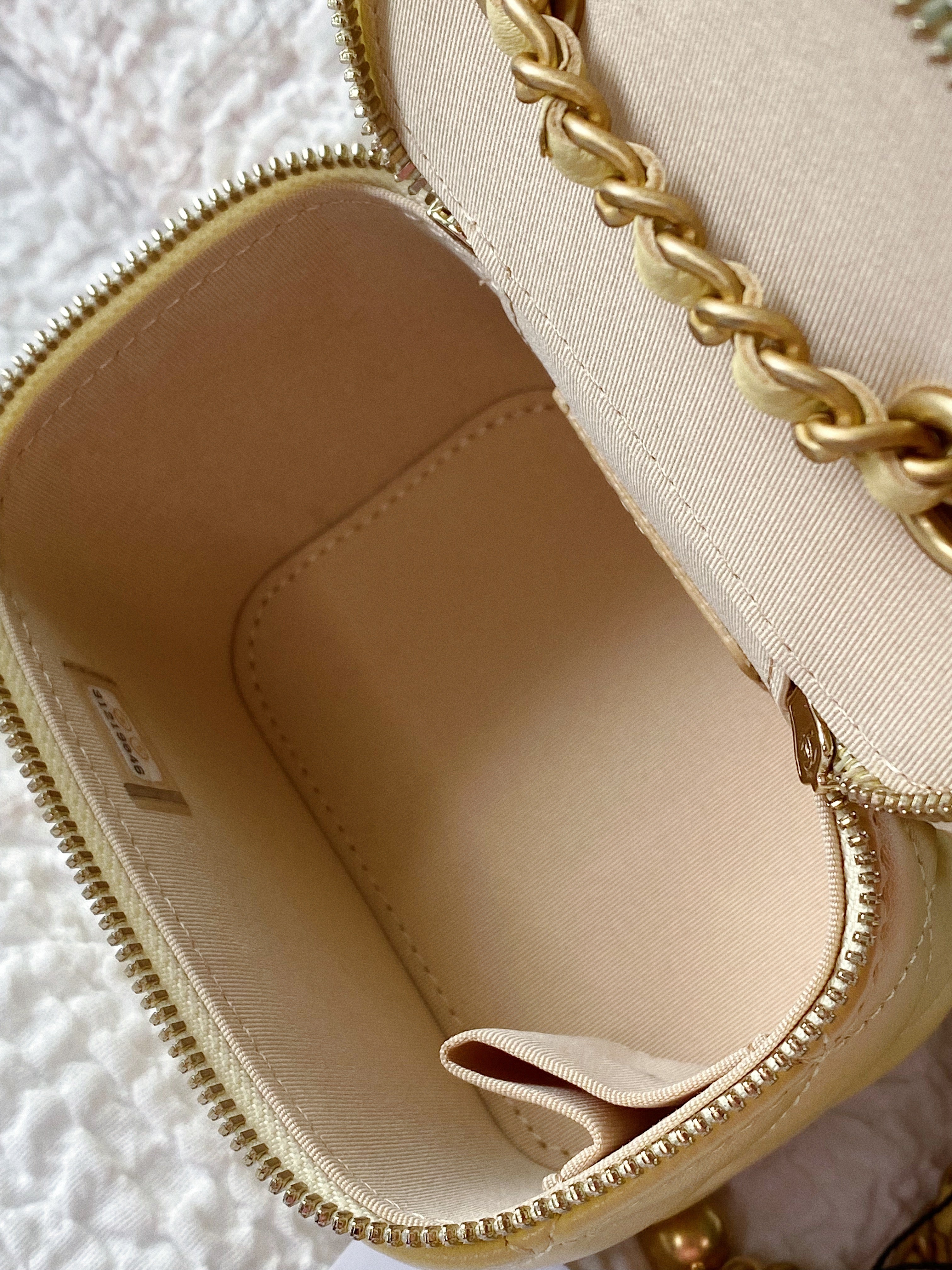 TOP CHANEL Vanity Case Perfect Fit Mini Adjustable Chain - Yellow