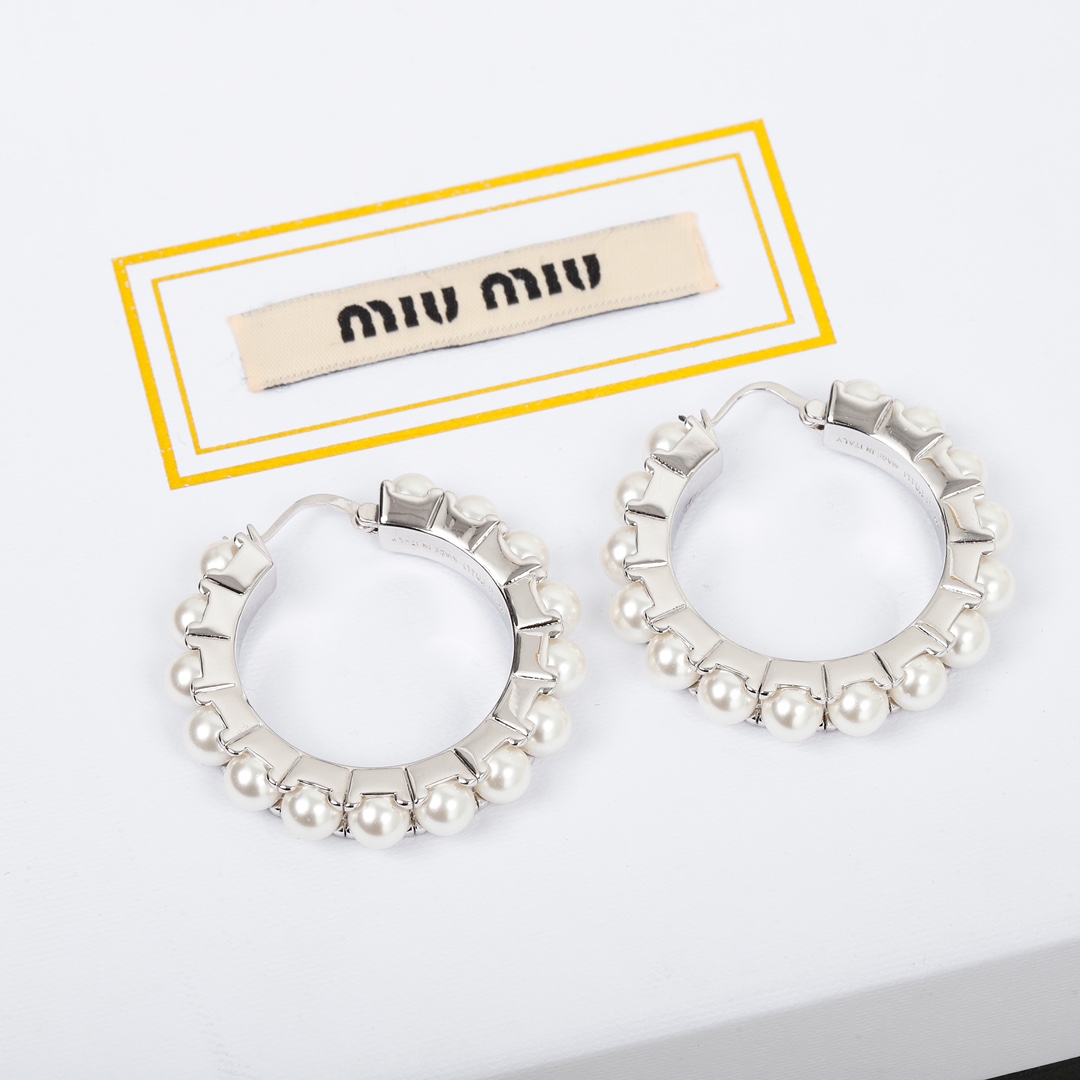 TOP Miu Miu Pearl Earring