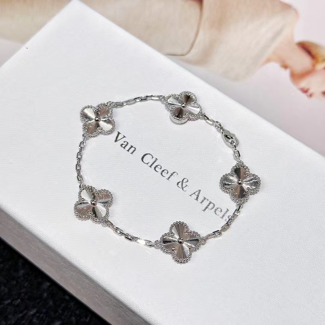 TOP Van Cleef & Arpels VCA 5 Motifs Alhambra Bracelet - Sliver