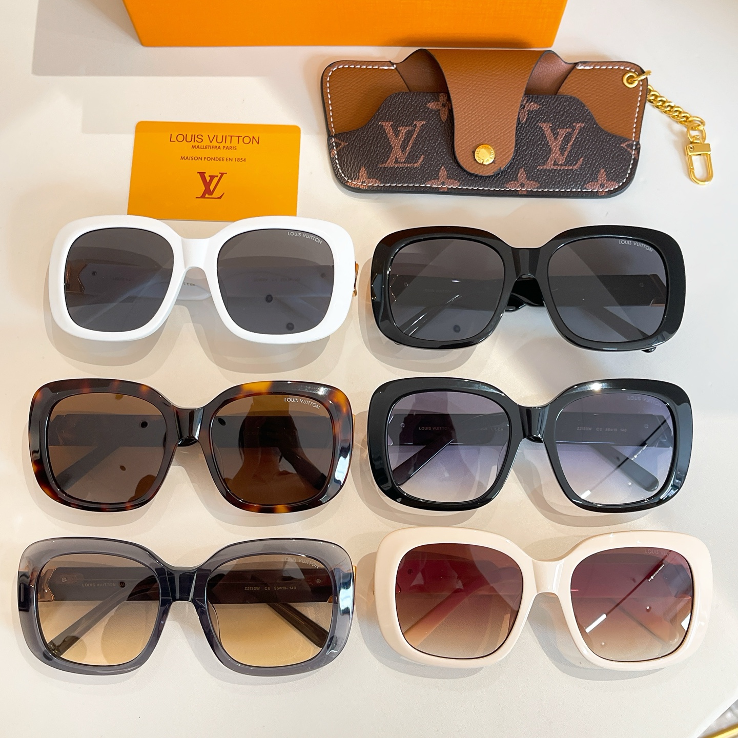 TOP Louis Vuitton LV Sunglasses - 6 Color