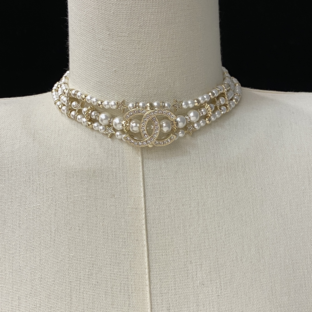 TOP CHANEL Pearl Necklace - Gold