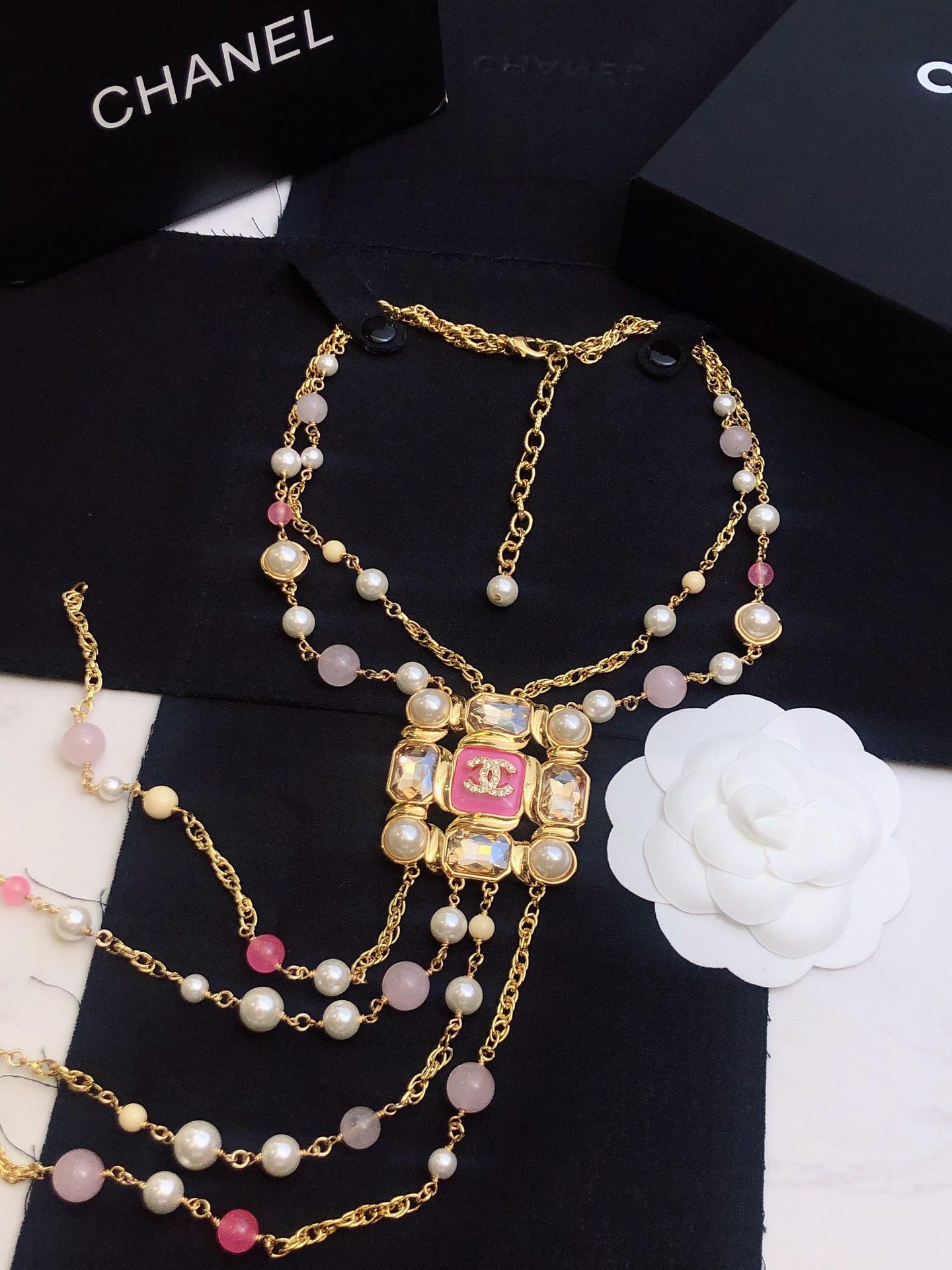 TOP CHANEL Pearl Dounble C Necklaces