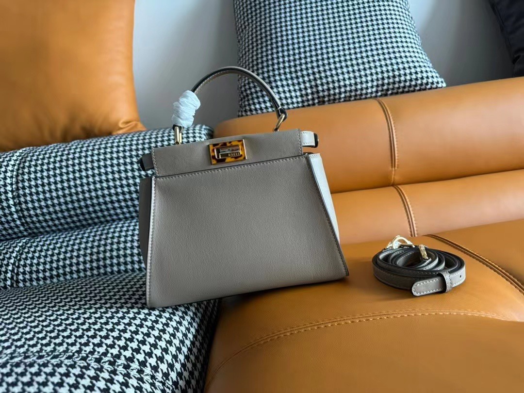 TOP FENDI Iconic Mini Peekaboo Handbag 23*18*11cm - Dove Grey
