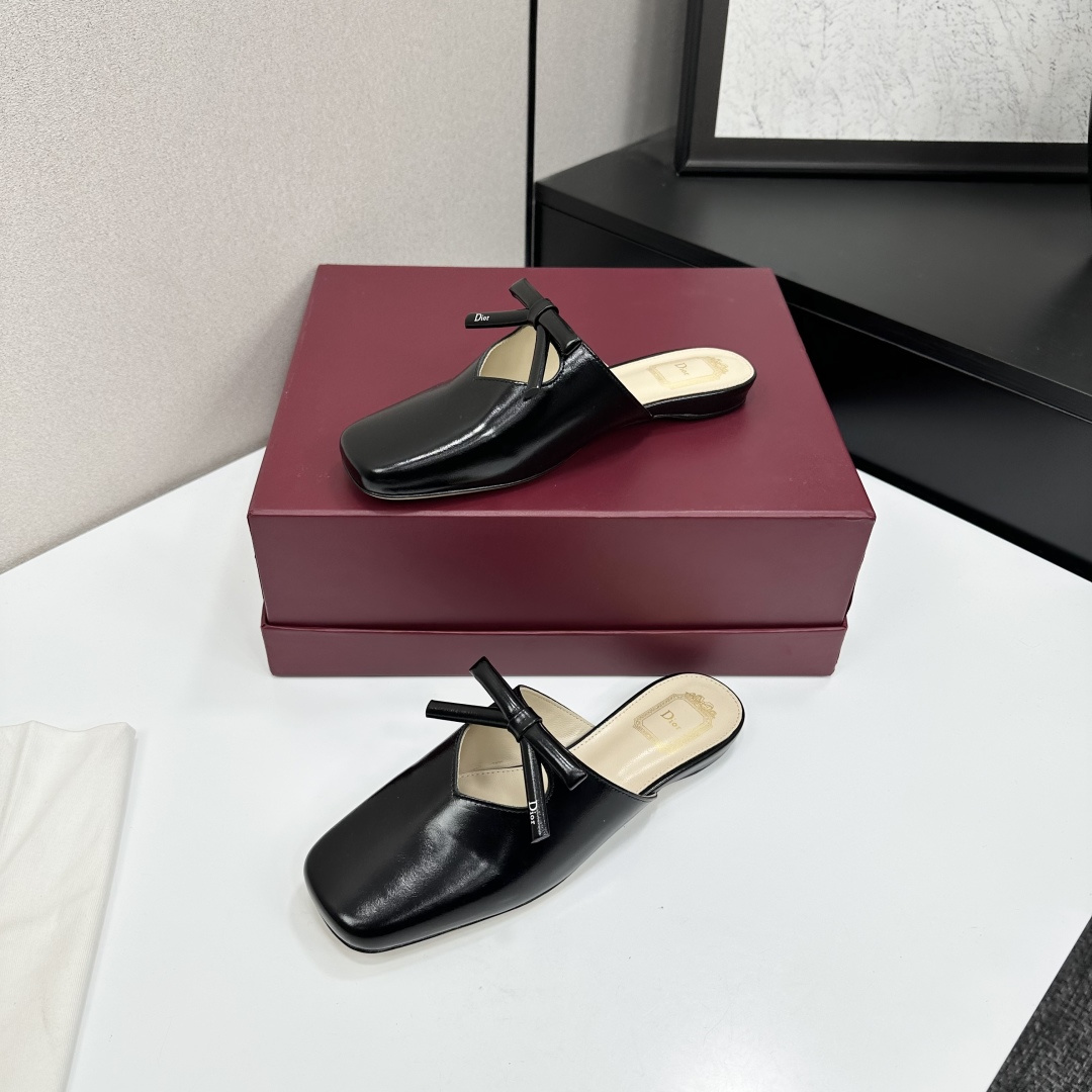 TOP Christian Dior Flat Slippers Calfskin - 3 Color
