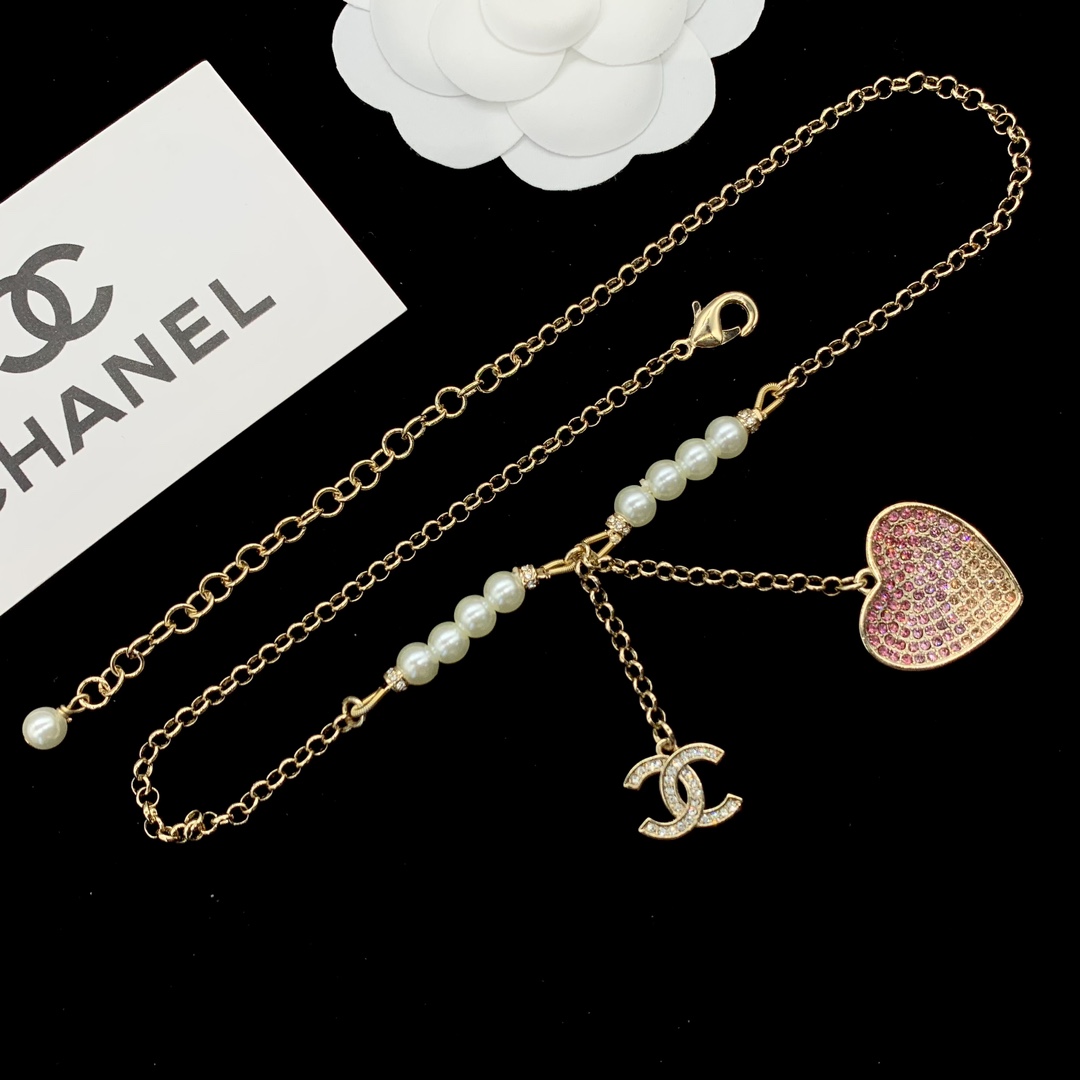 TOP CHANEL Pearl/Gold Chain/Heart Necklace