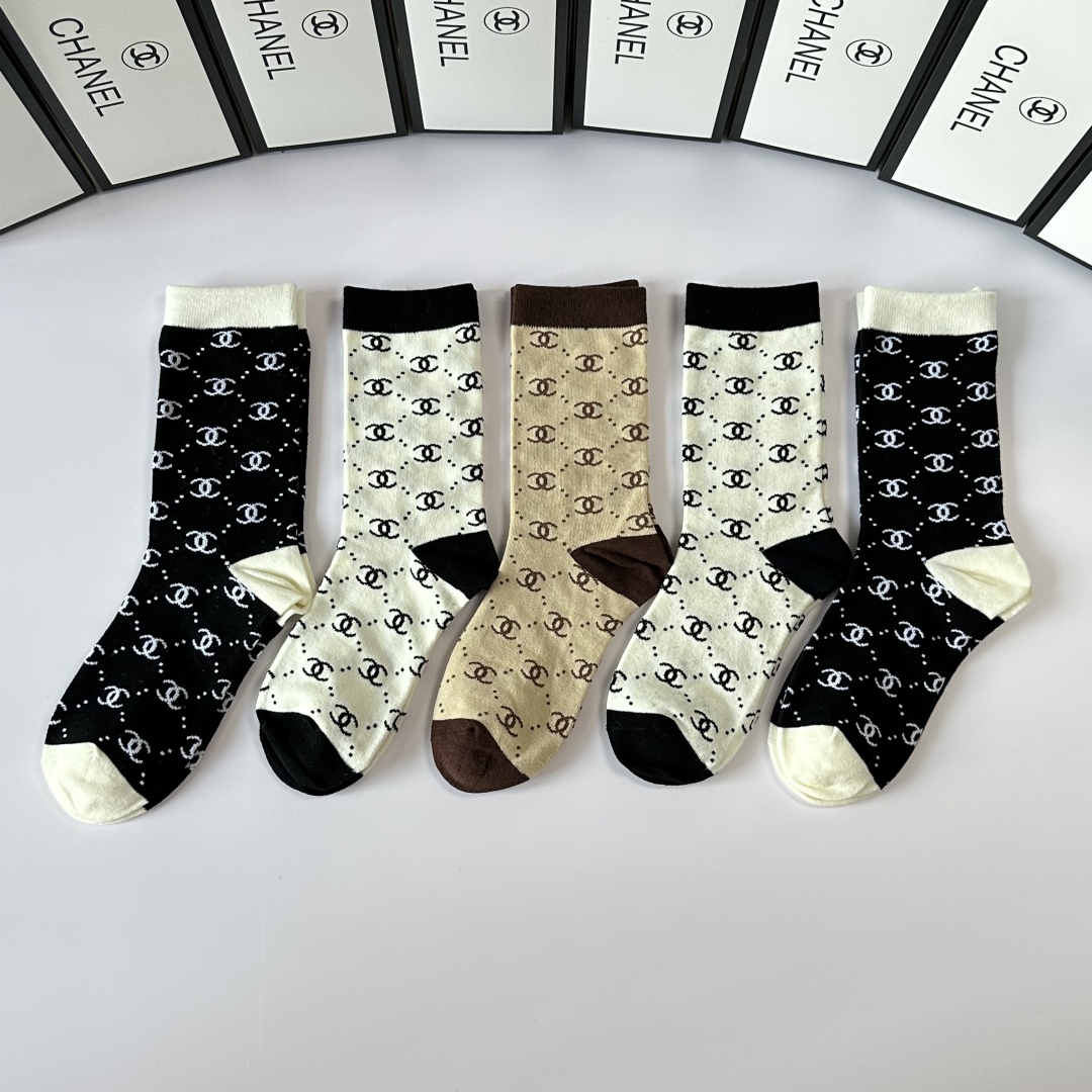 TOP CHANEL Socks - 5 Pieces as a Set