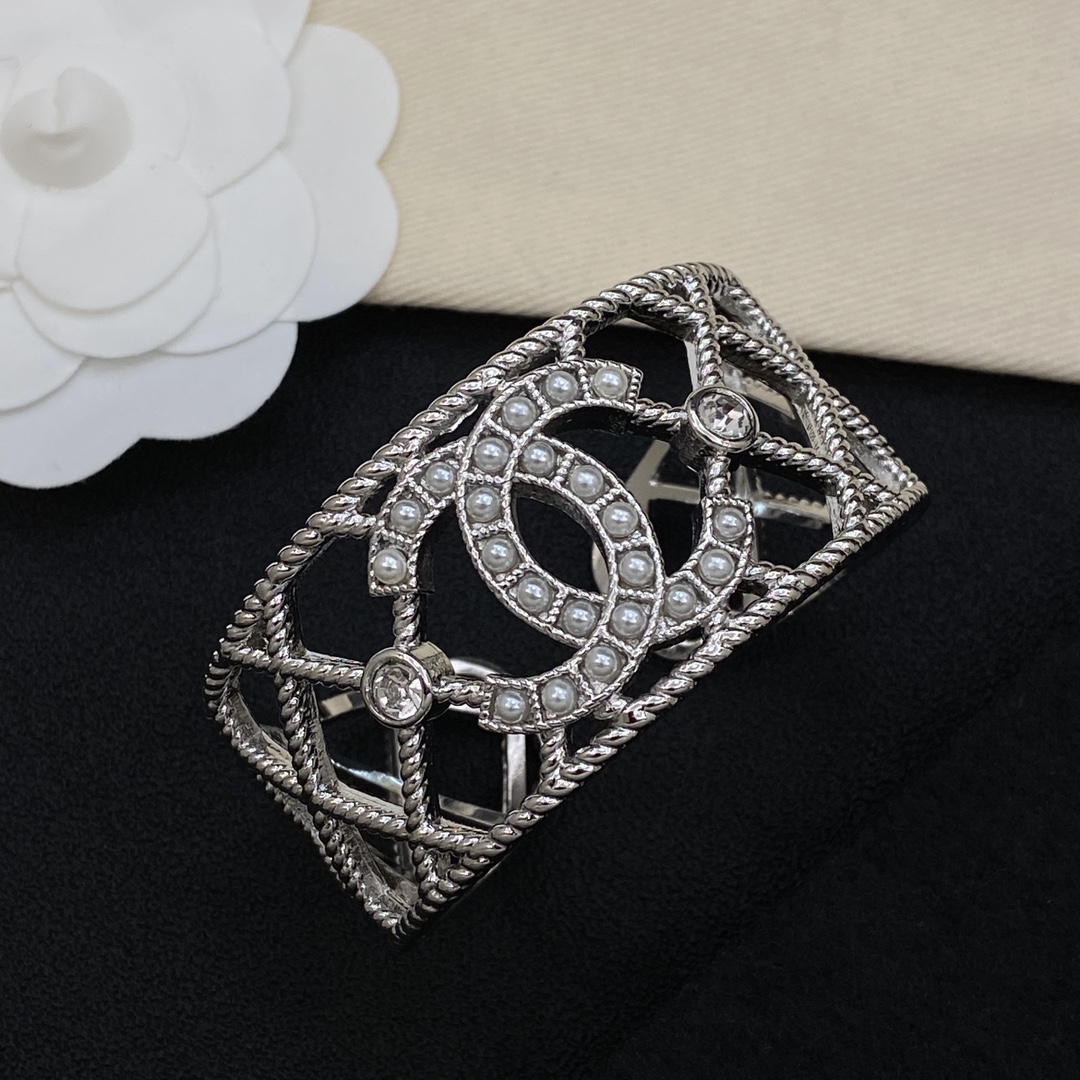 TOP CHANEL Bracelet - 2 Colors