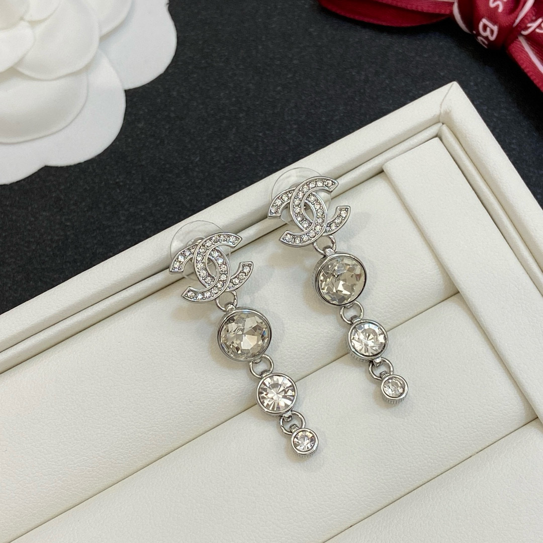 TOP CHANEL Earrings - Collection