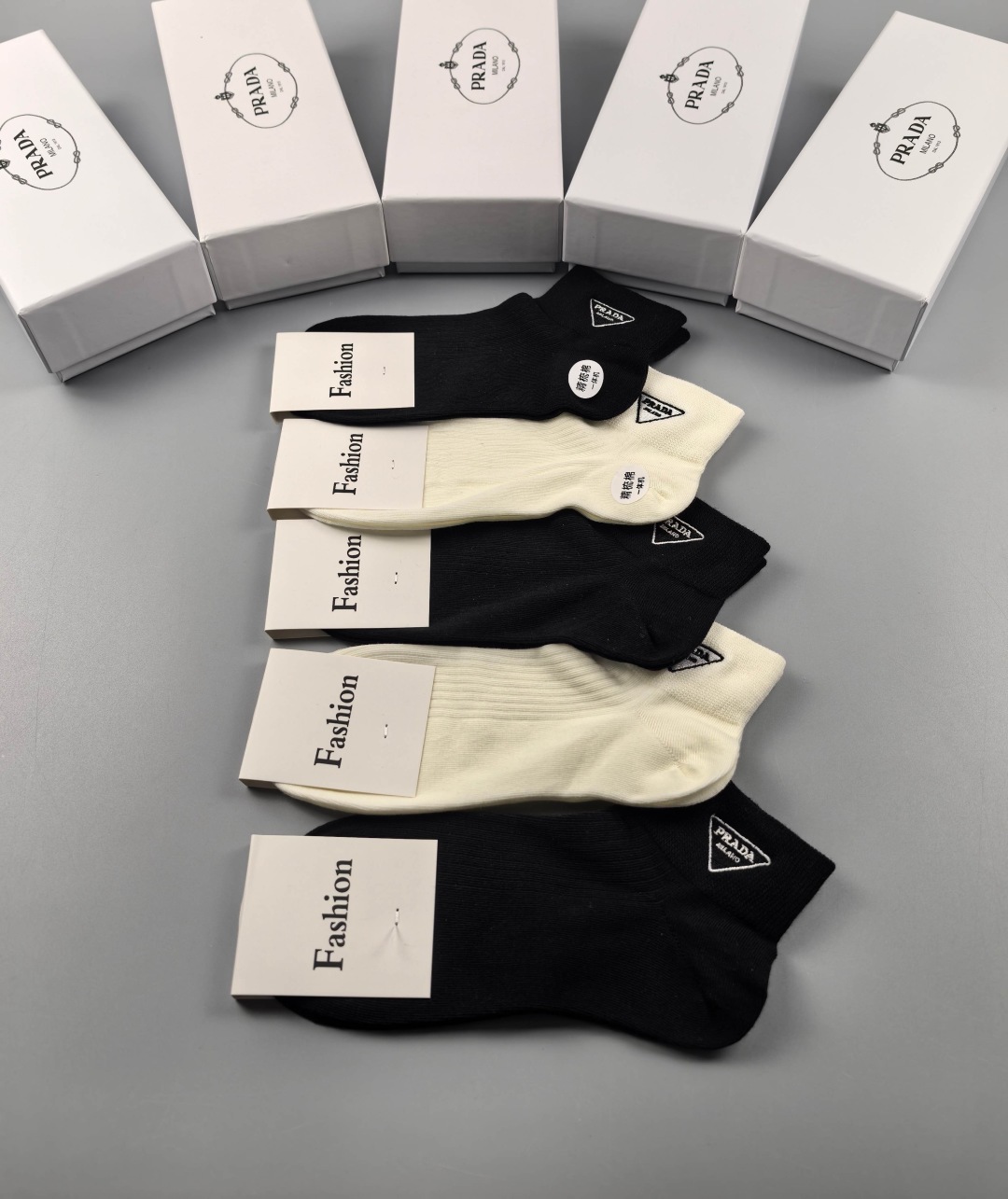 TOP PRADA Short Style Socks - 5 Pieces as a Set