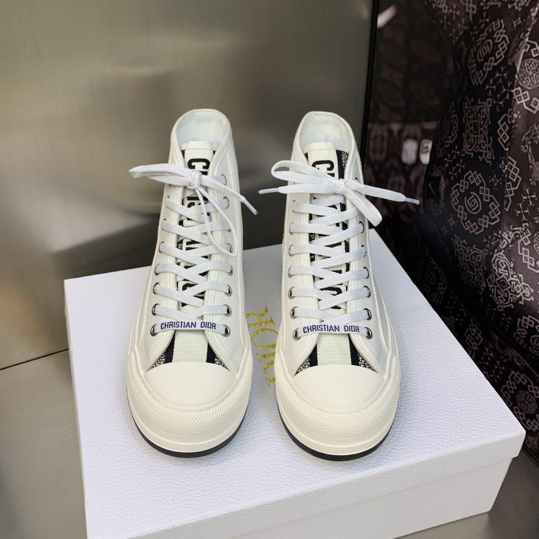 TOP Christian Dior Sports Shoes - White