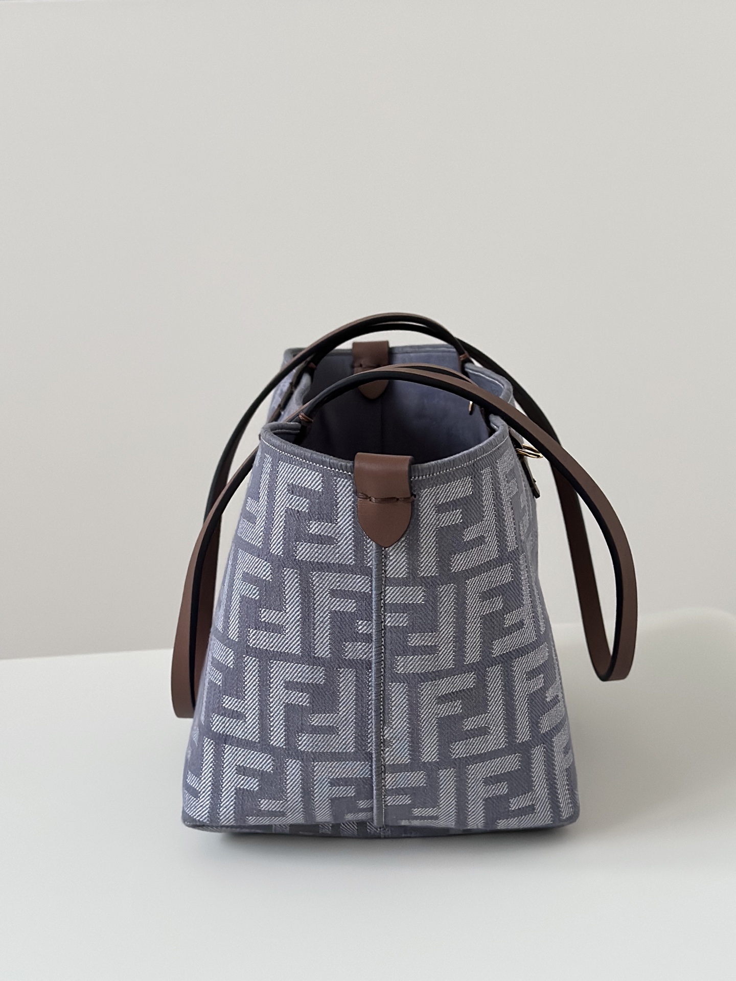 TOP FENDI Roll Bag 22/14/18cm - Blue