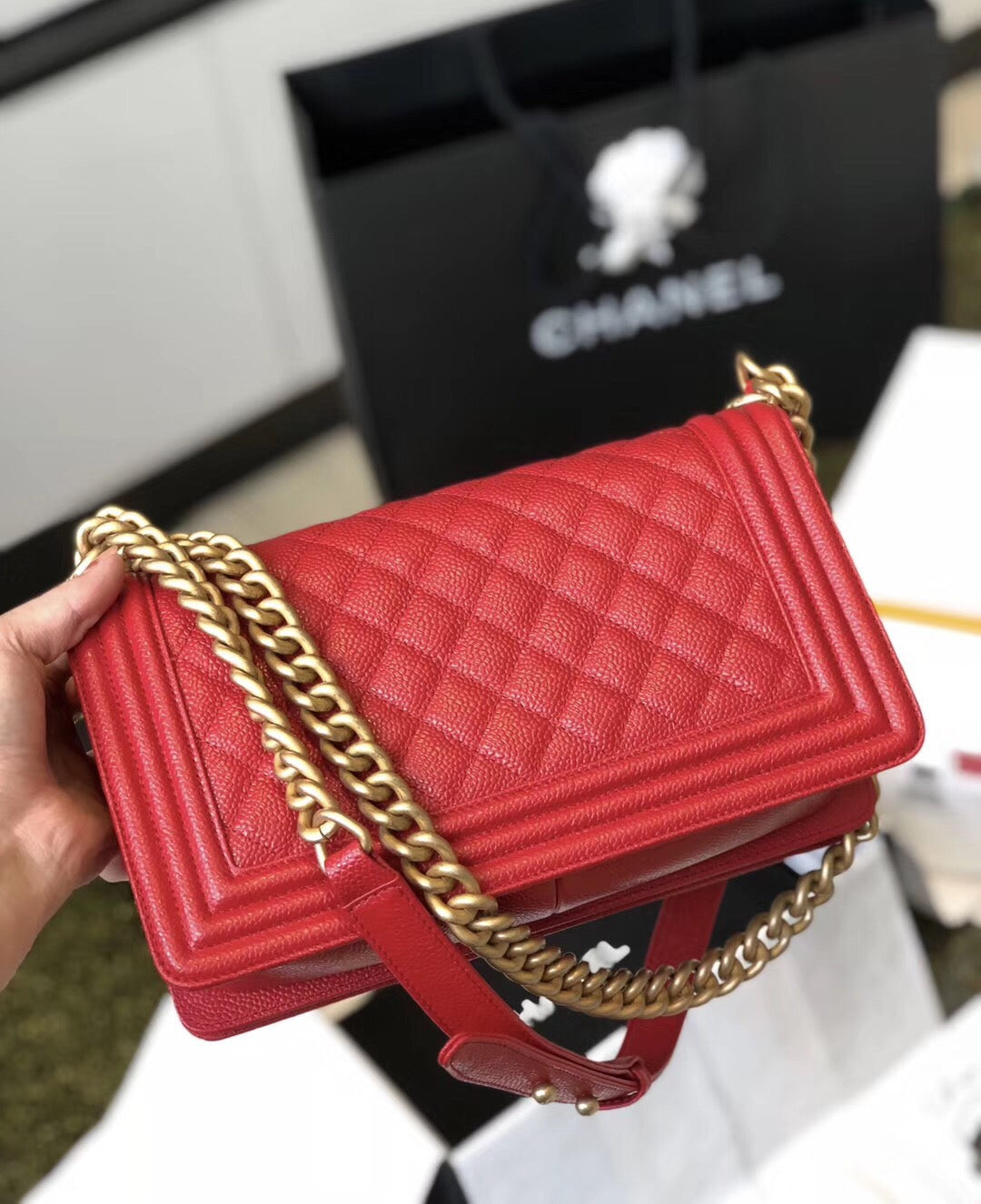 TOP CHANEL Le Boy Bag Caviar Medium 25cm - Red & GHW