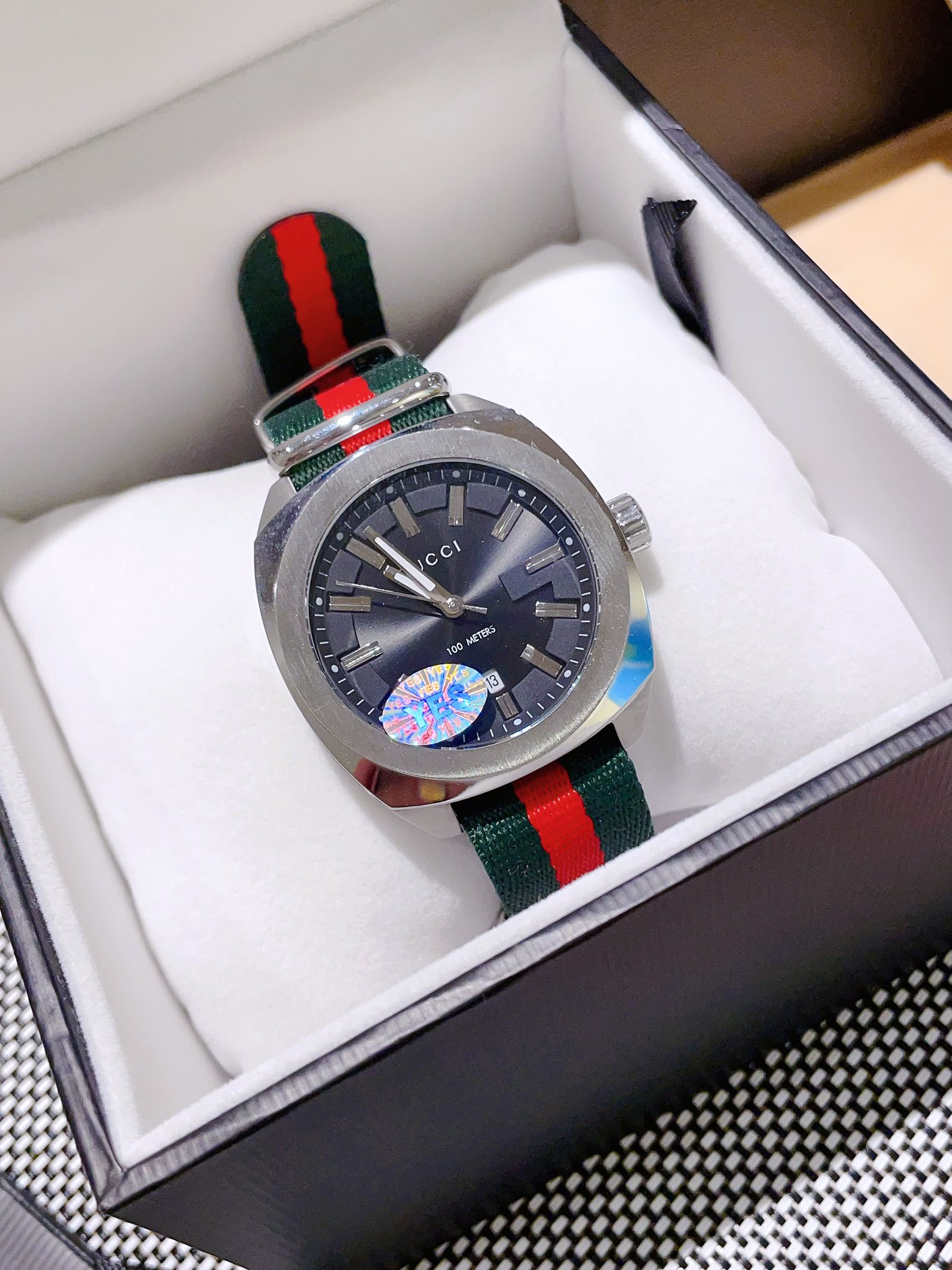 TOP GUCCI Dive Series Classic Double Pattern Red And Green Stripes Watches