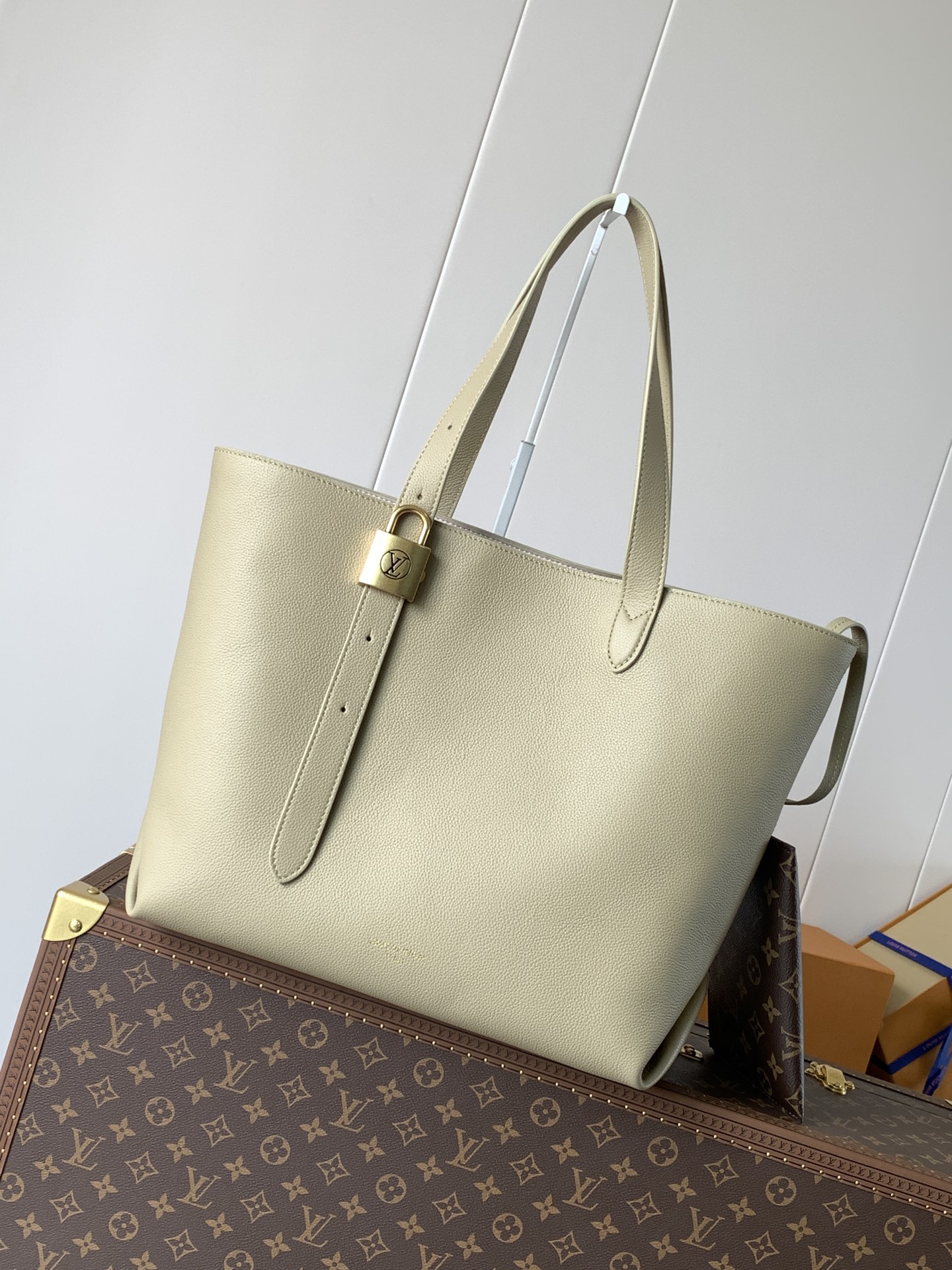 TOP Louis Vuitton LV Low Key Cabas Bag Calfskin 47x30x14cm - 3 Color