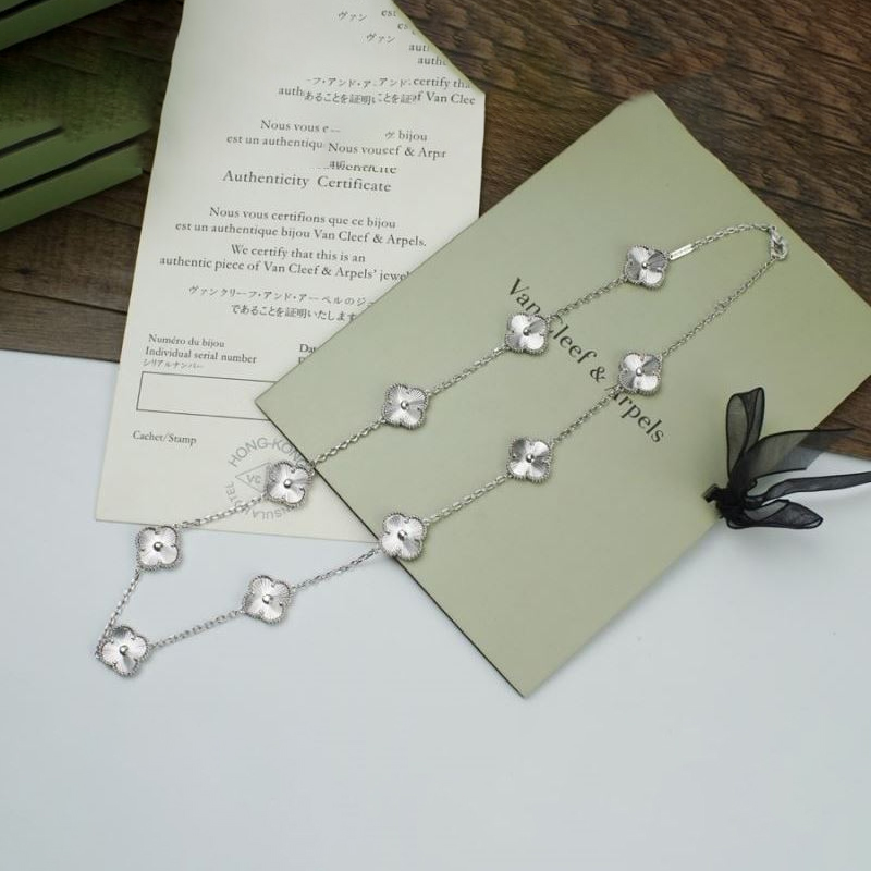 Van Cleef & Arpels Vca Five Flower Necklace