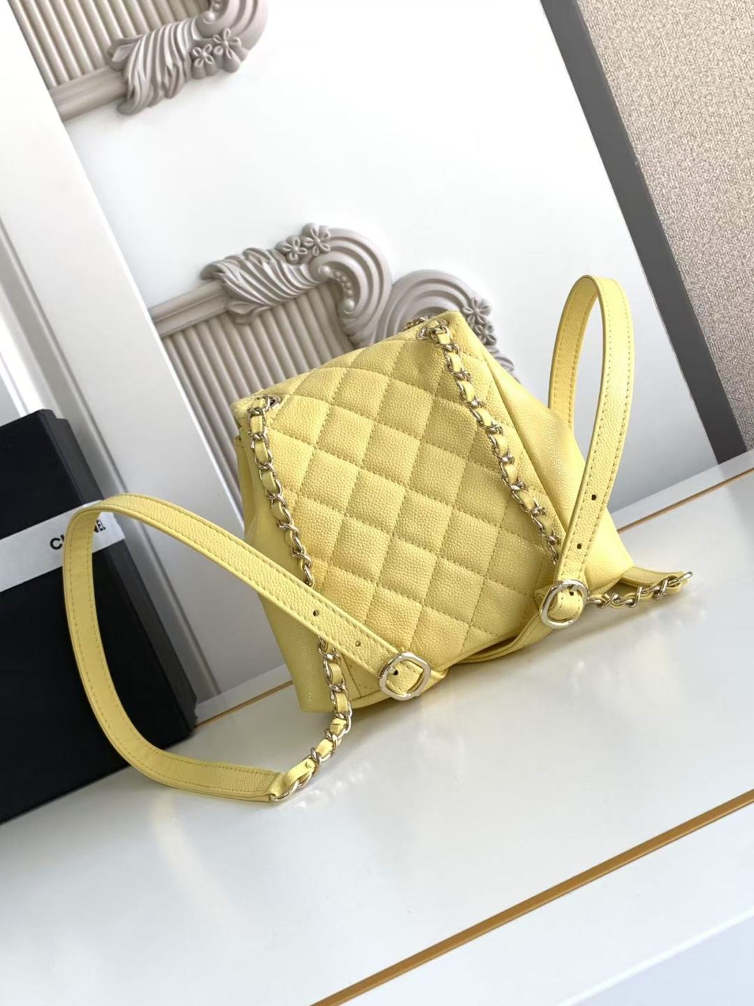 TOP CHANEL Duma Backpack Bag Lychee Pattern Cowhide 17.5x16.5x10cm - Yellow