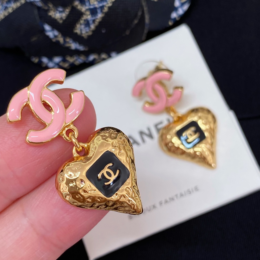 TOP CHANEL Enamel Double C Lava Love Earrings - 2 Colors