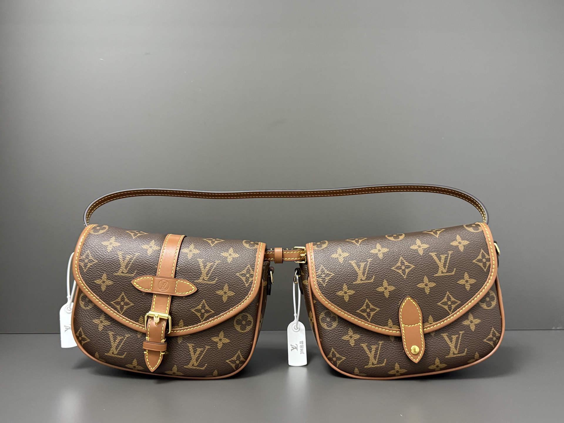 TOP Louis Vuitton LV Duo BB Waist Bag 14 x 6 x 19 cm - Brown