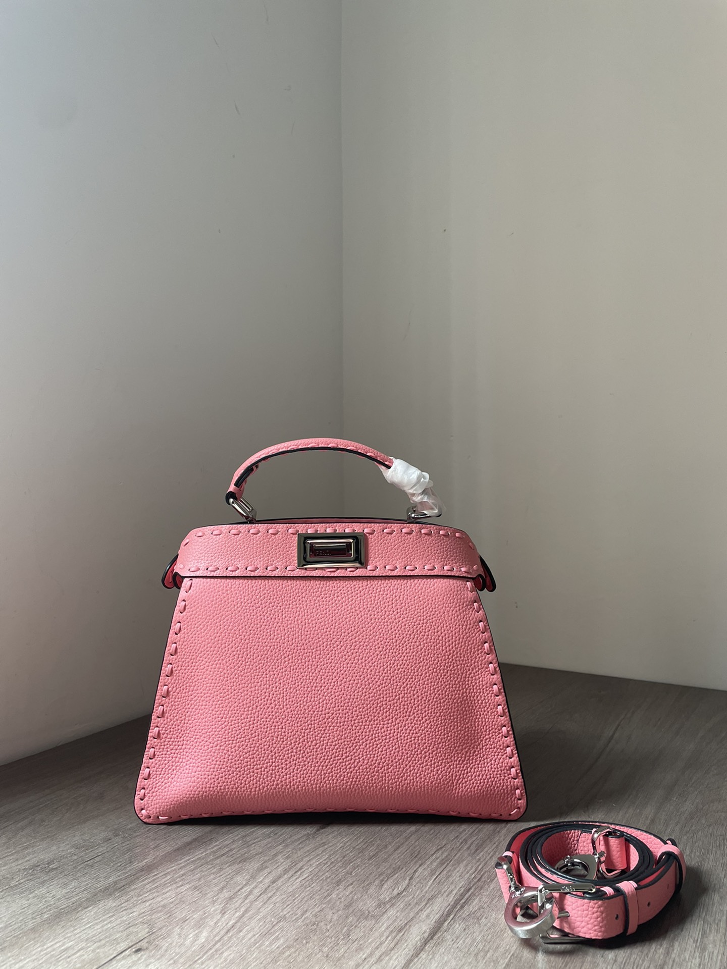 TOP FENDI  Original One-Hand Stitched Peekaboo Kitten Bag - 6 Colors