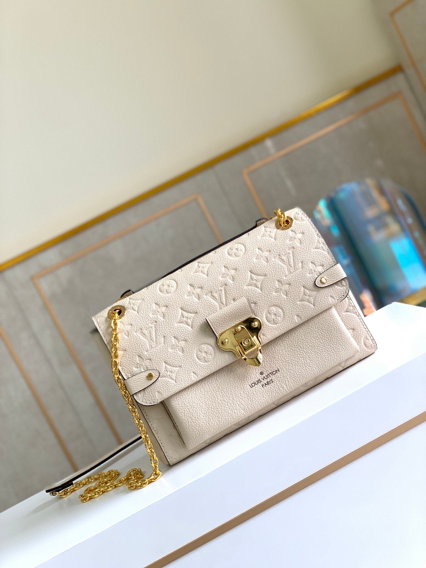 TOP Louis Vuitton LV  Vavin BB MM 25.0 x 17.0 x 9.5 cm - Cream White