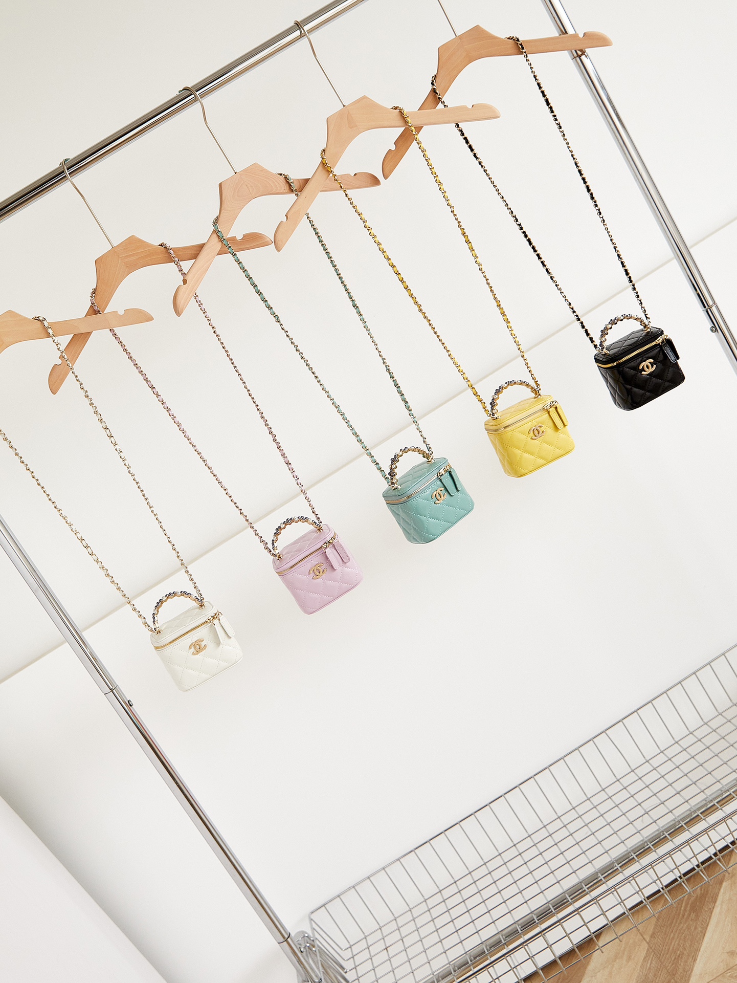 TOP CHANEL 24P Limited Edition Pearl Handle Vanity Case 8.5*11*7cm - 5 Colour&GHW