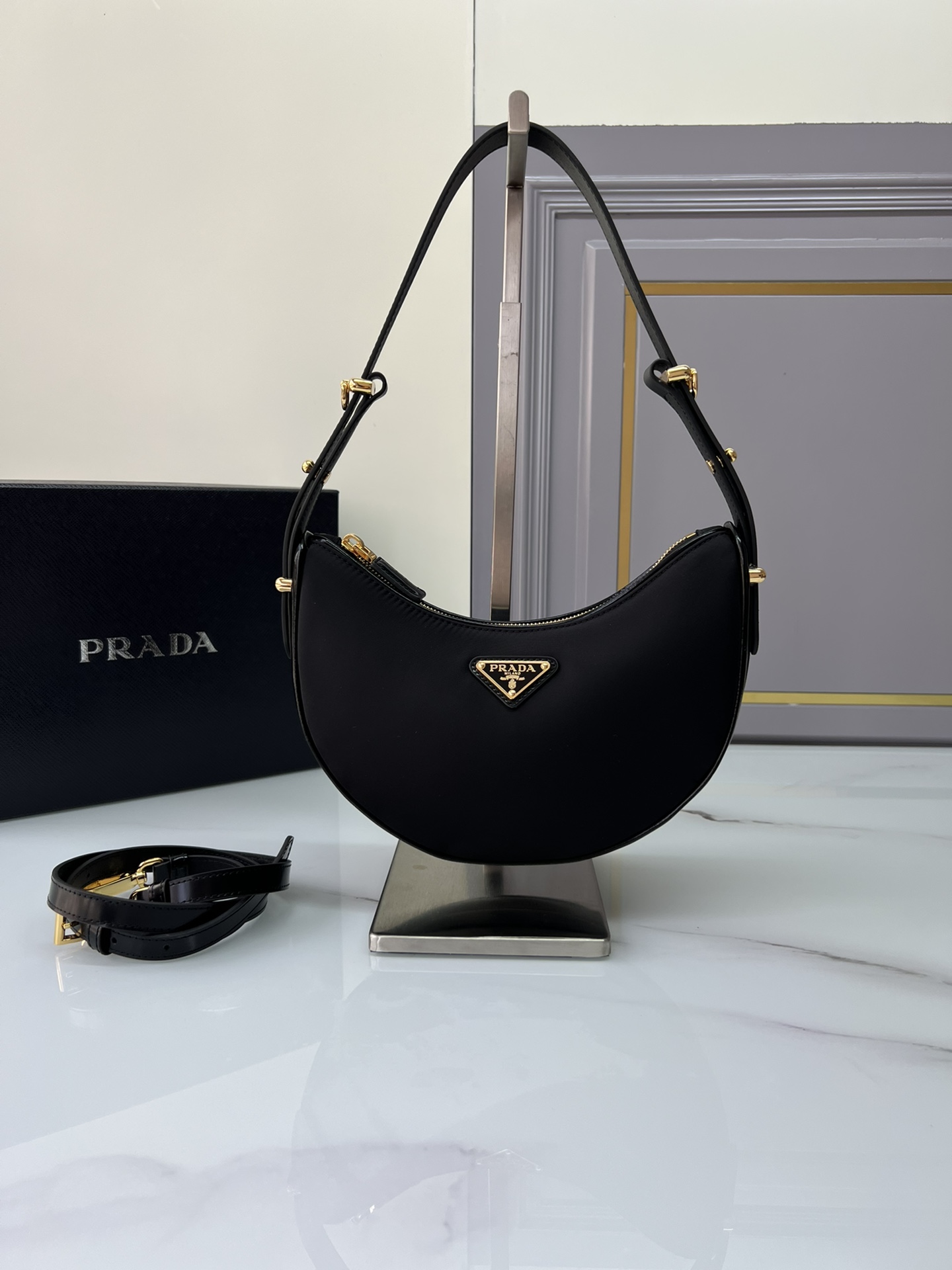 TOP PRADA Moon Bag Nylon/Glossy Cowhide 18x16x5cm/22.5x18.5x6.5cm - Black