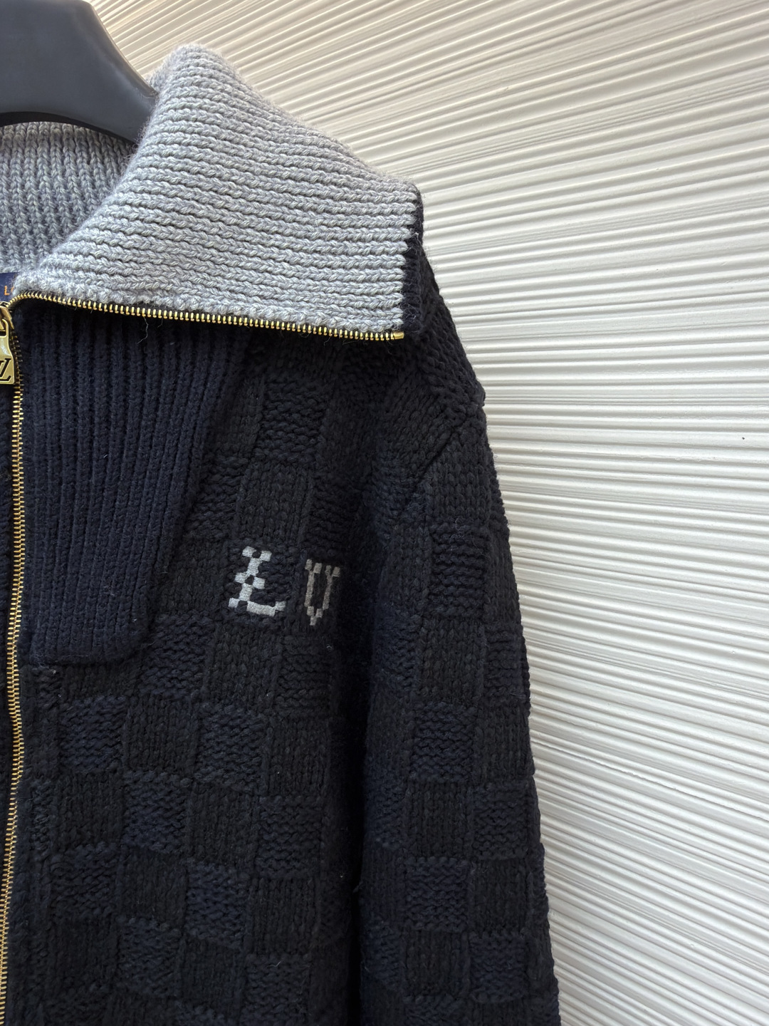 LOUIS VUITTON  针织束腰撞色罗纹衣领毛衣