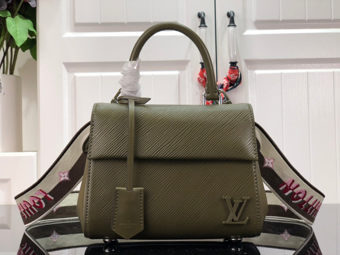 TOP Louis Vuitton LV L*V Cluny Epi Leather 20 x 16 x 7.5 cm- Green