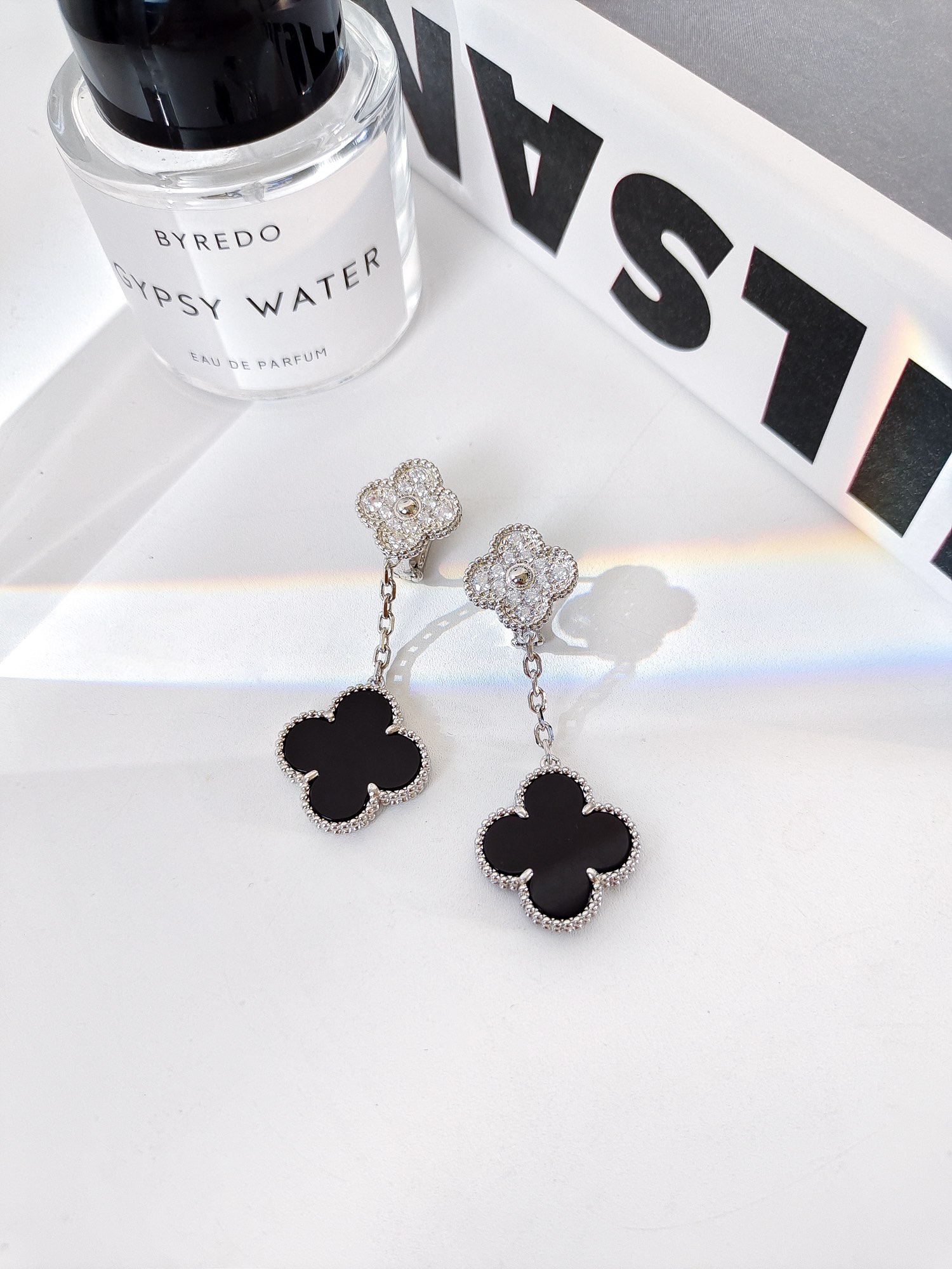 TOP Van Cleef & Arpels Earrings-Black