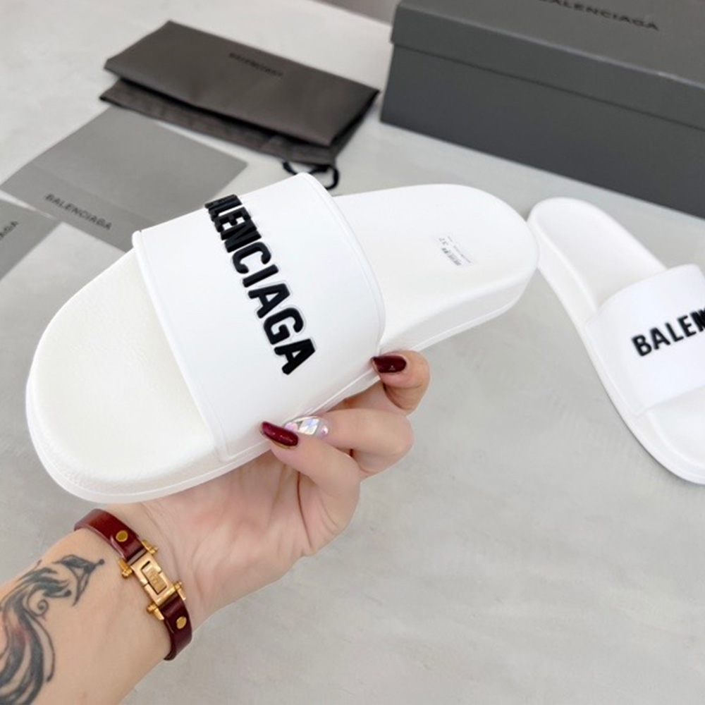 Balenciaga  Fashionable Flat Sandals Slide Sandal(Replica)