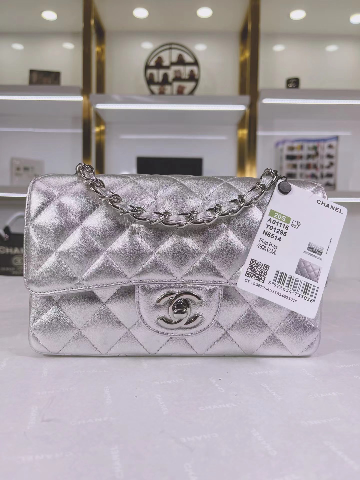 TOP CHANEL Classic Flap Bag 20cm - Silver