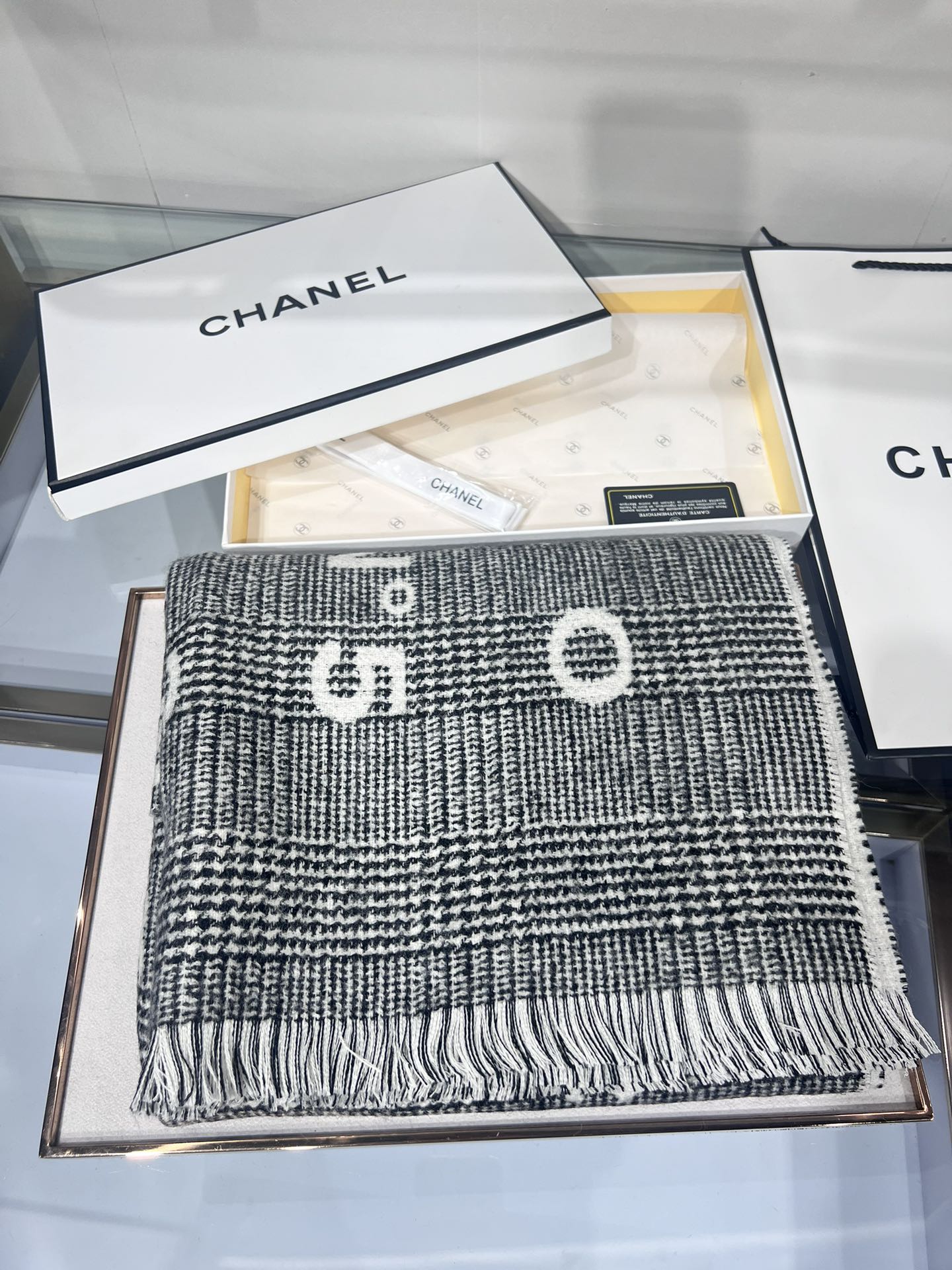 TOP CHANEL CC  Scarf 74.4x194.4cm - 2 Colors