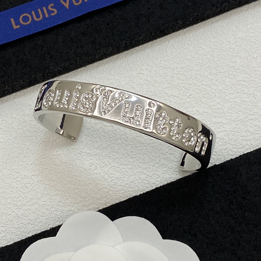 TOP Louis Vuitton LV Bracelet - 2 Color