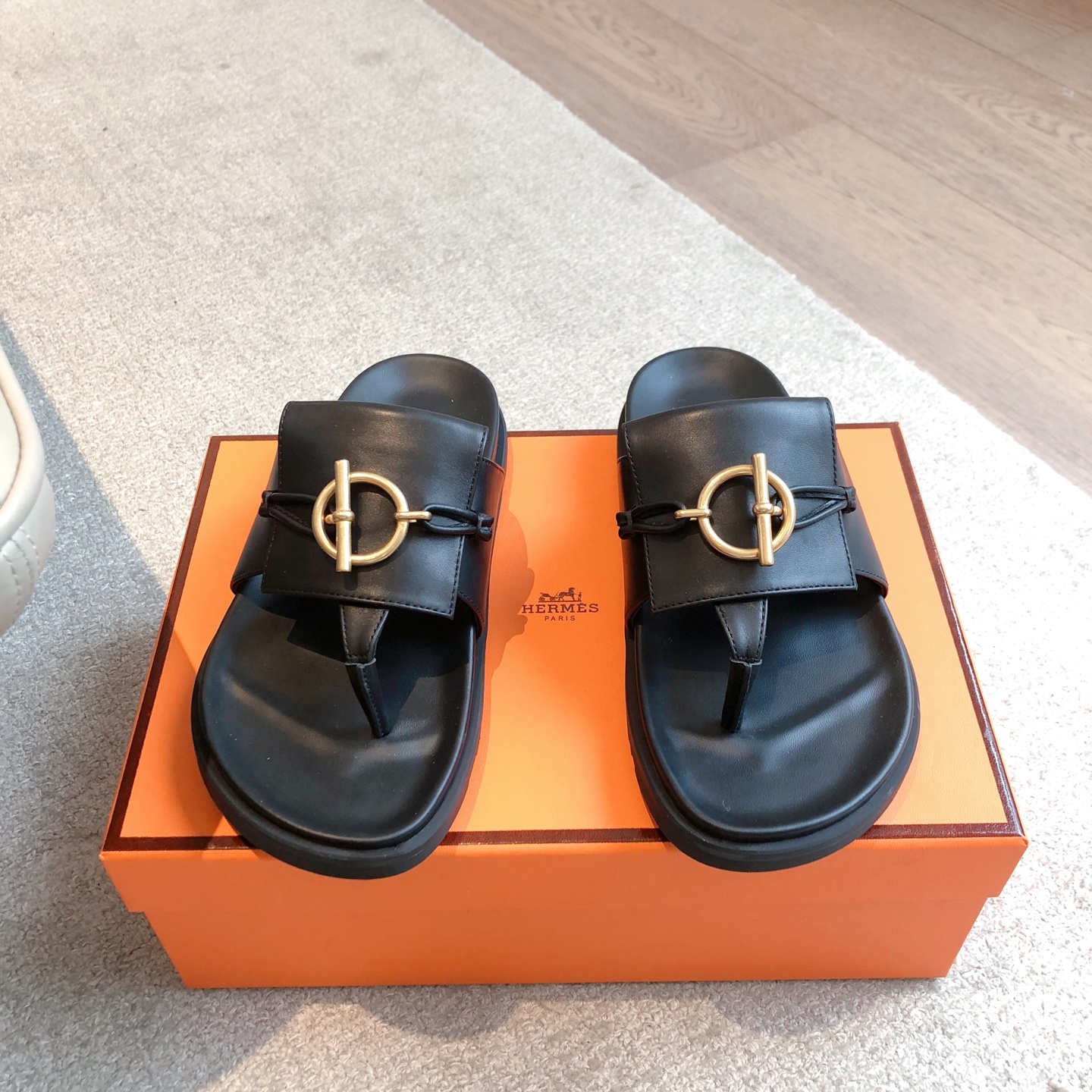 TOP HERMES Joyce Slippers- Black