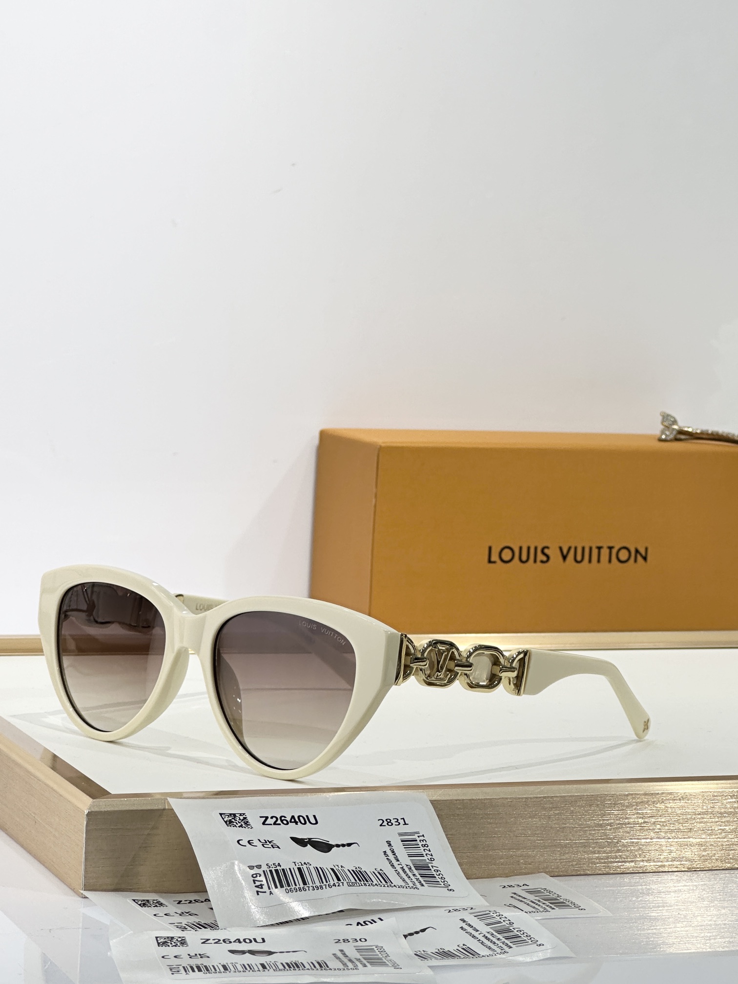 TOP Louis Vuitton LV Sunglasses - 6 Colors