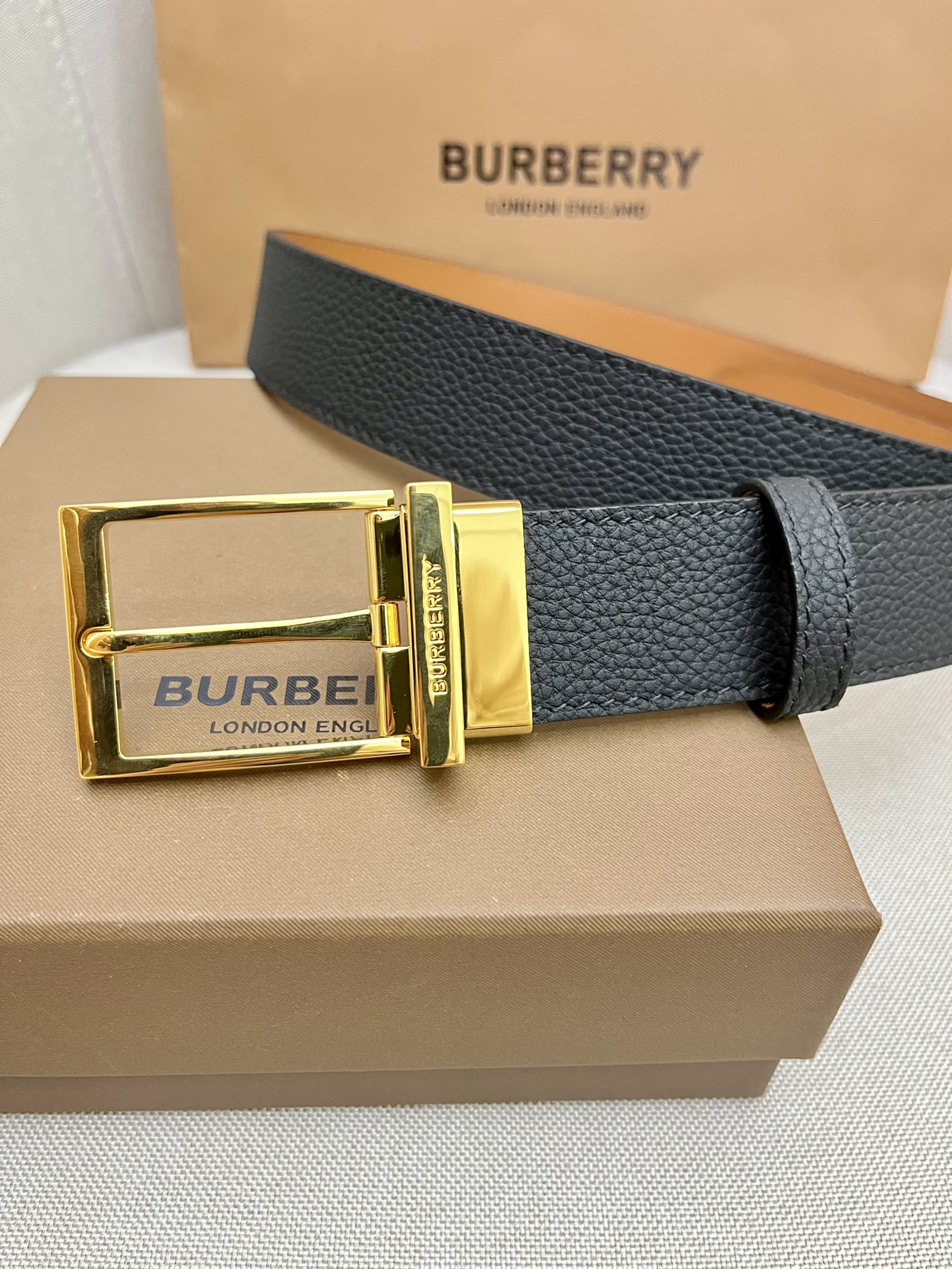 AAAShoes Burberry Men's Reversible Leather Belt, Black Grained Leather with Square Pin Buckle, Gold / Silver / Gunmetal Finish