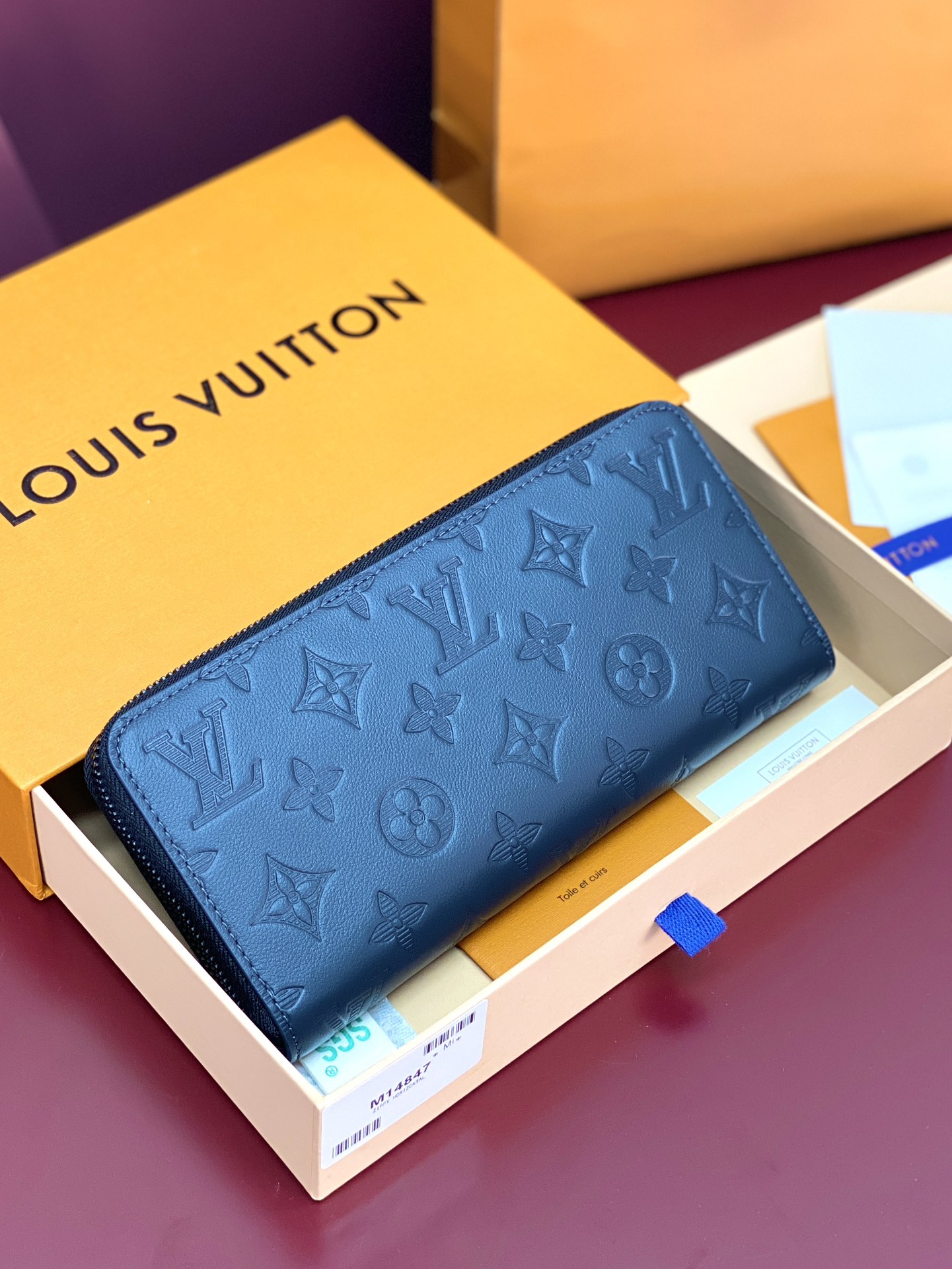 TOP Louis Vuitton LV Zippy Wallet Monogram 19.5x10.5x2.5cm - 2 Colors