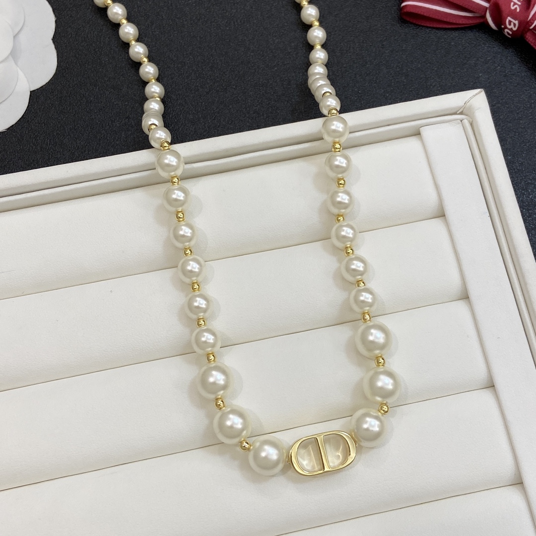 TOP Christian Dior Pearl Necklace - Gold