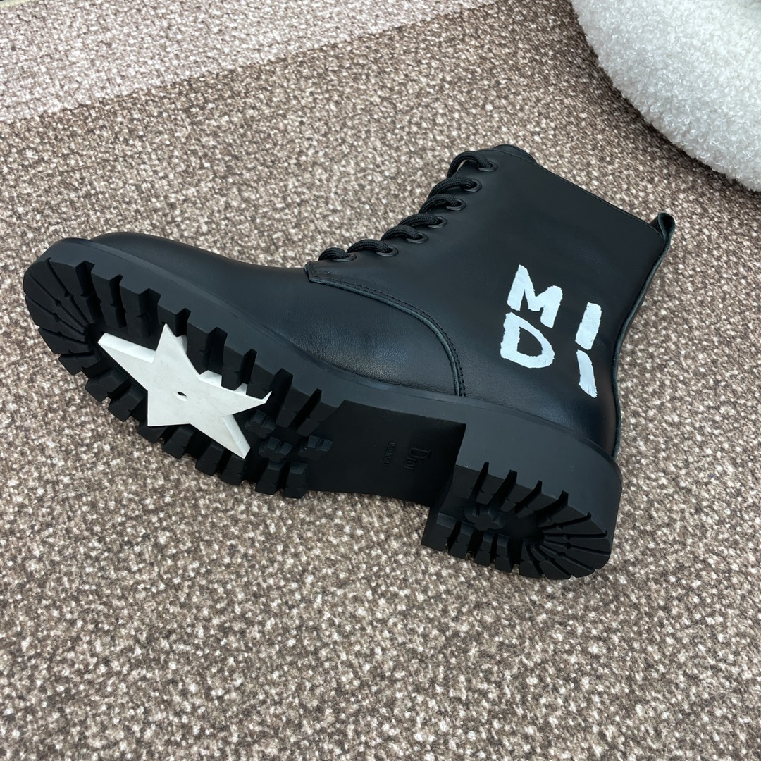 TOP Christian Dior MISS DIOR Logo Graffiti Boots - Black