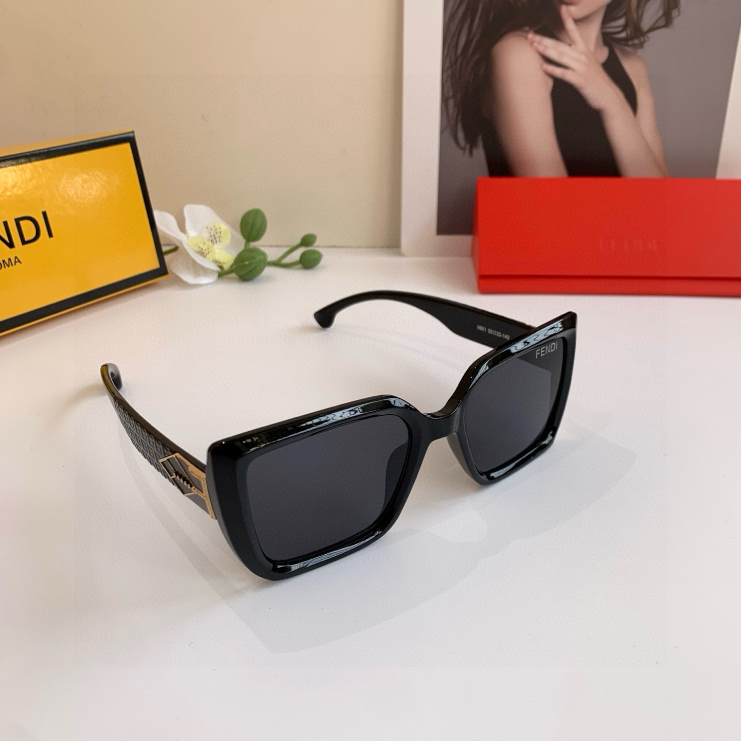 TOP FENDI Sunglasses - 2 Color