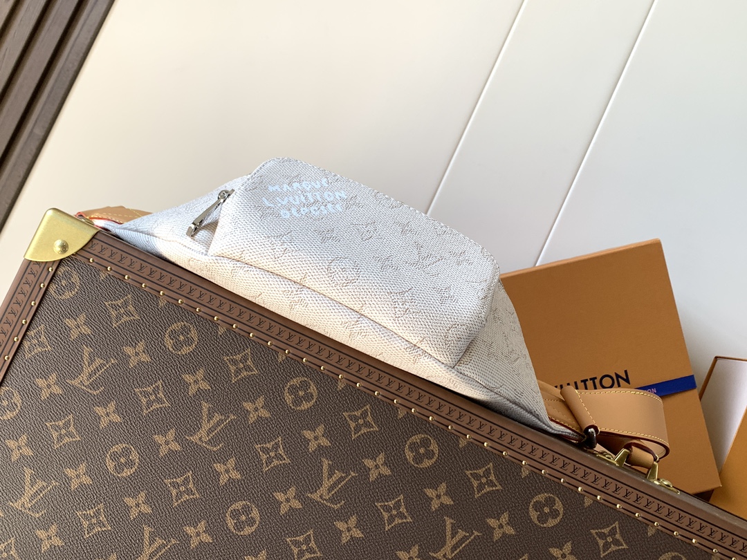 TOP Louis Vuitton LV Monogram Shadow Rush Bag Calfskin 30x15x8cm - 2 Colour