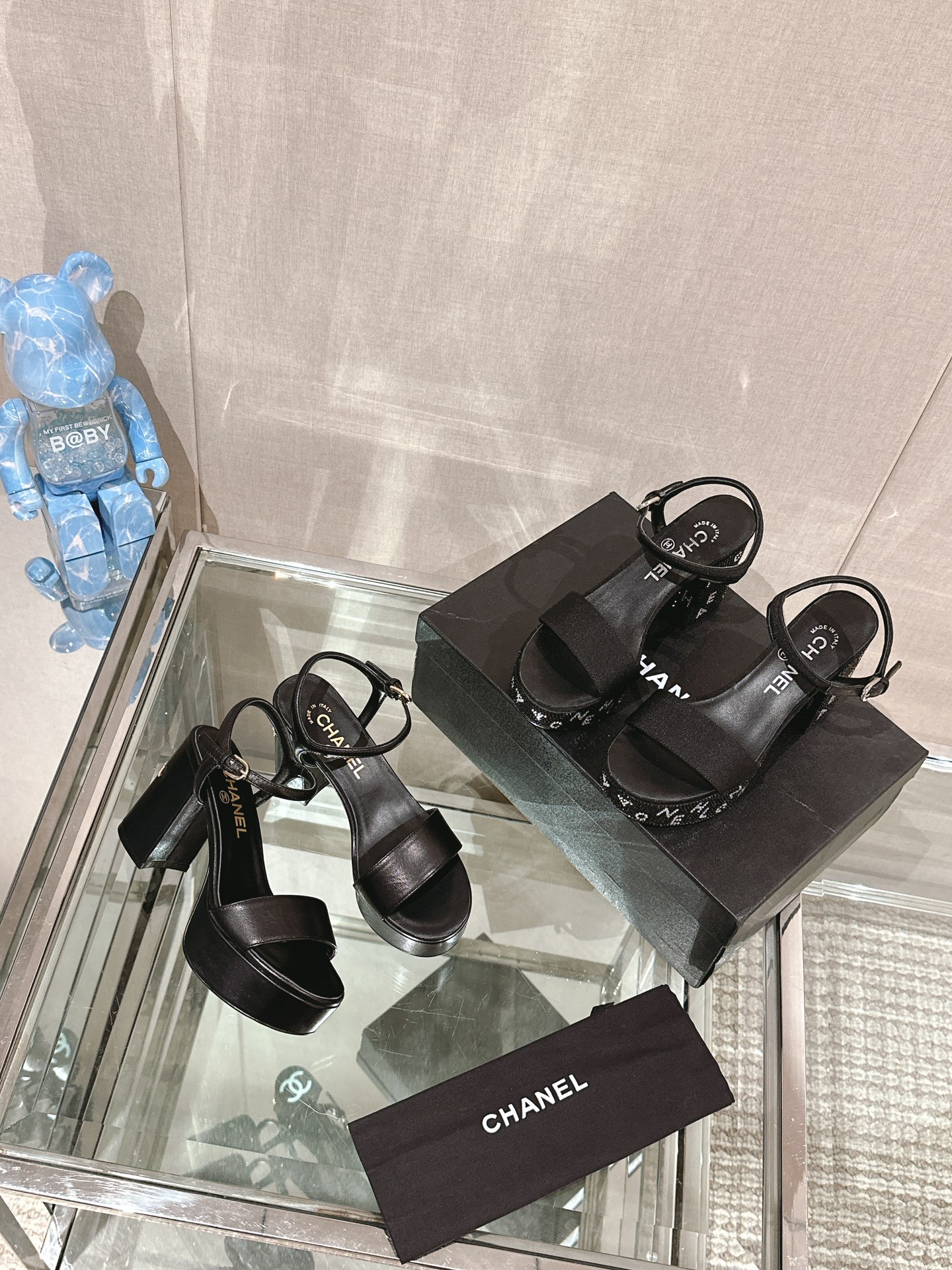 TOP CHANEL Platform Heel Pumps - Black