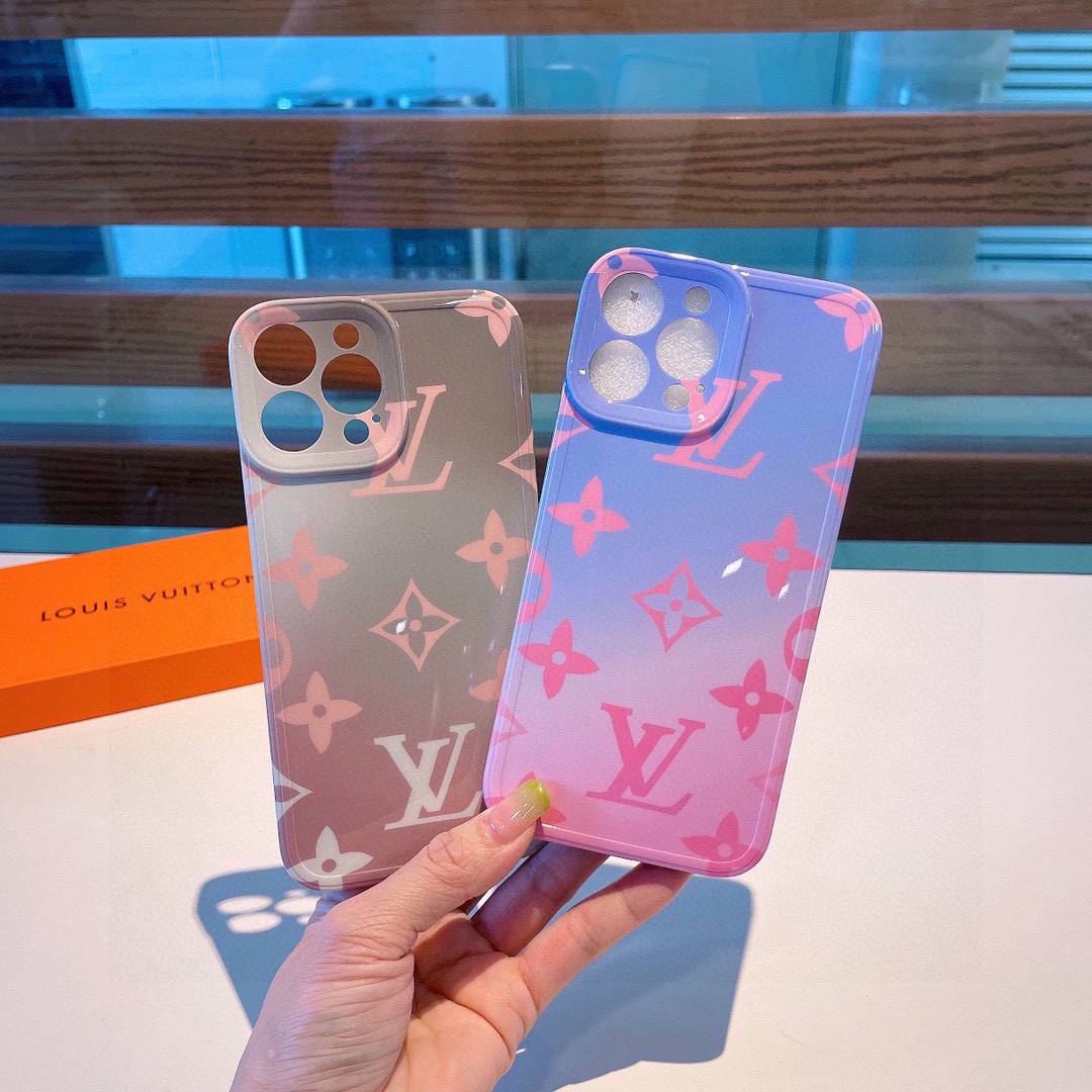 TOP Louis Vuitton LV Gradient Color Iphone case - 2 Colors