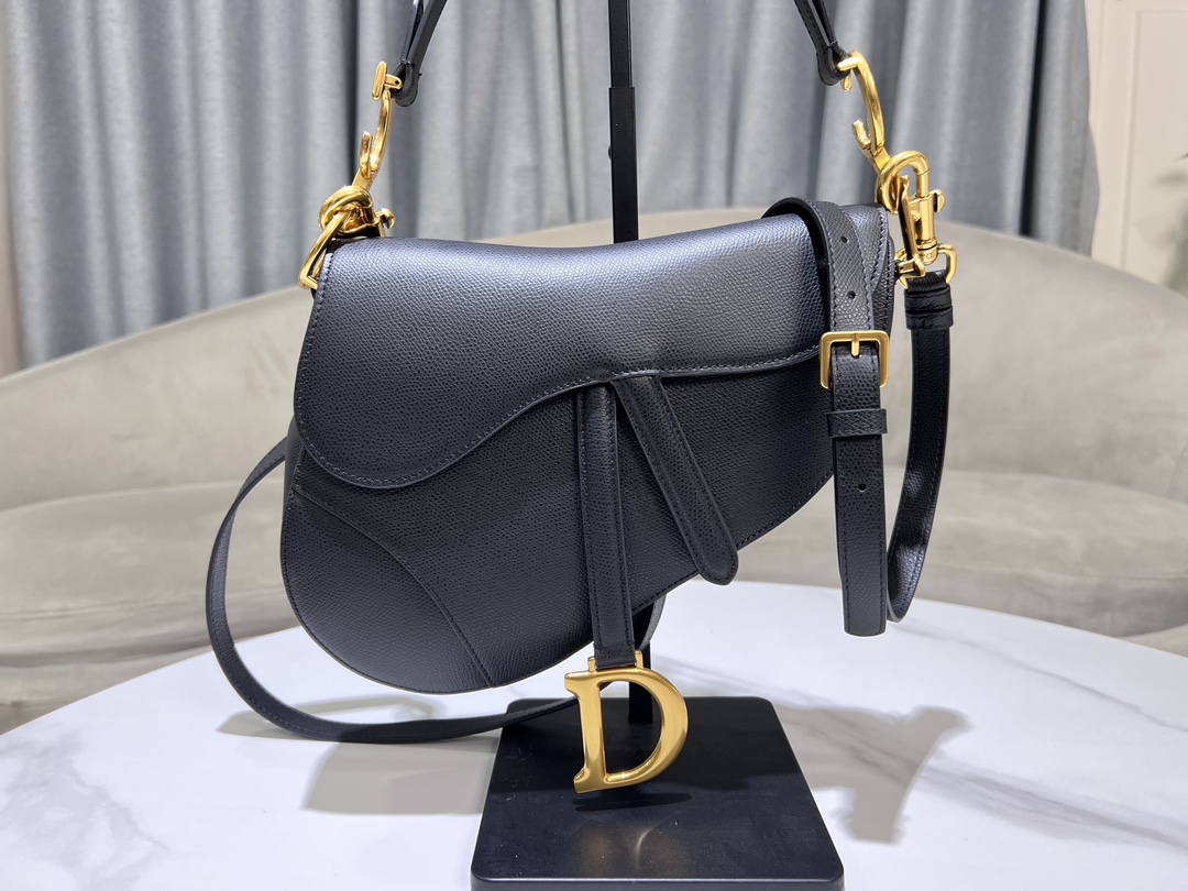TOP Christian Dior Saddle Bag Grainy Leather  25.5 x 20 x 6.5 CM - Black